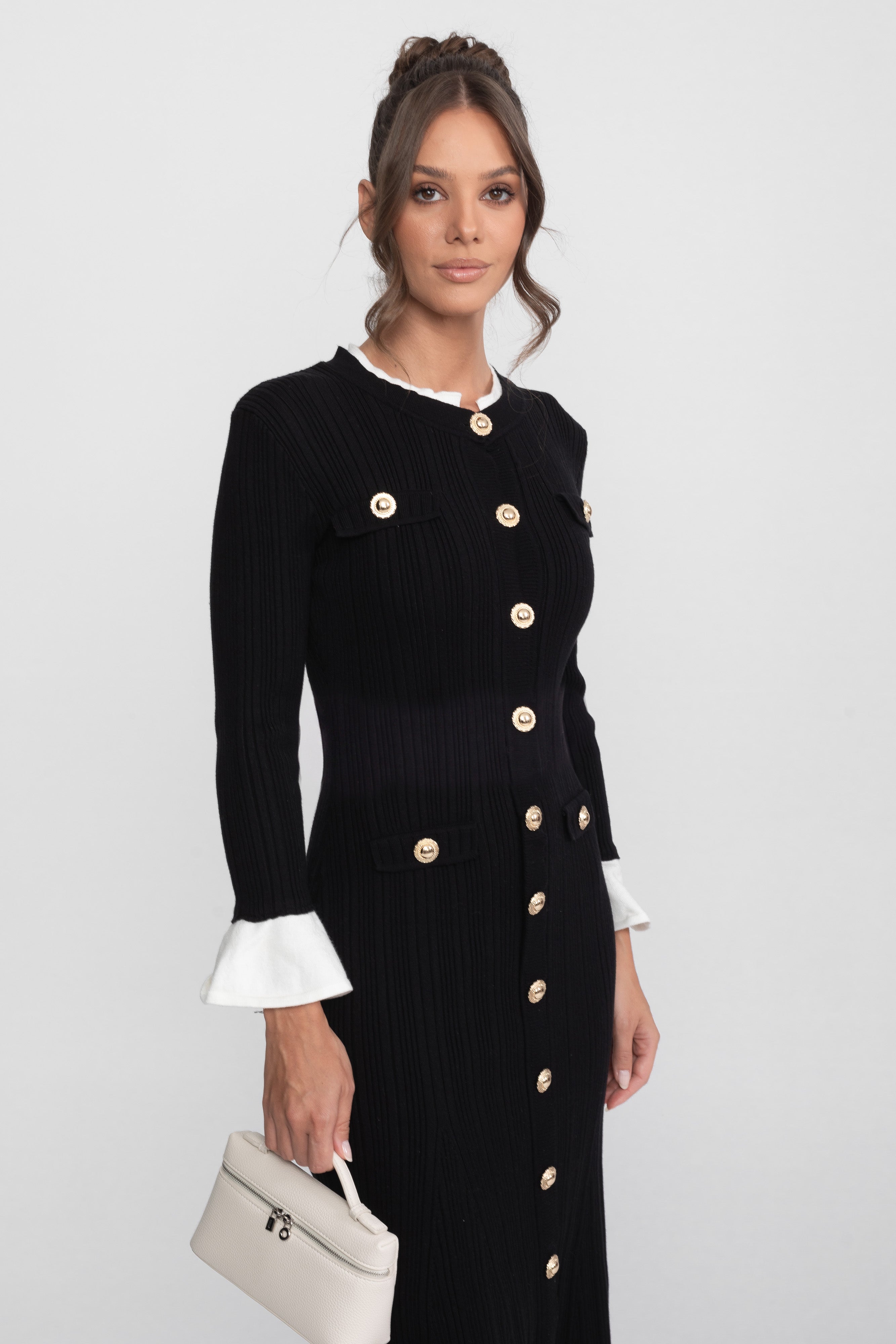 Ribbed Knit Midi Dress With White Cuffs And Collar - Black