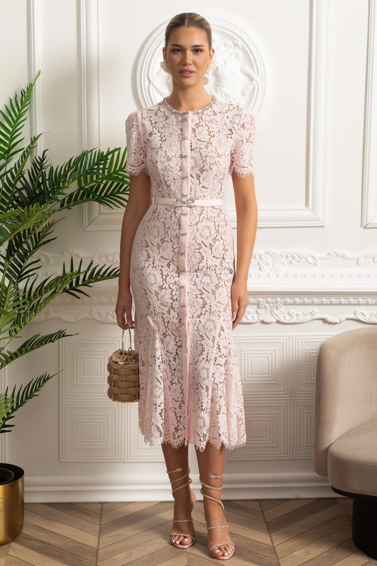 Elegant Floral Lace Fitted Dress with Button Detail and Scalloped Hem - Blush Pink, M