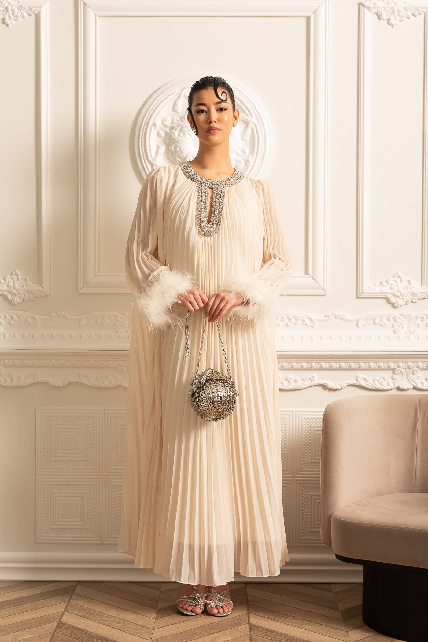 Pleated Long Dress With Feathered Cuffs And Sparkling Neckline - Ivoire