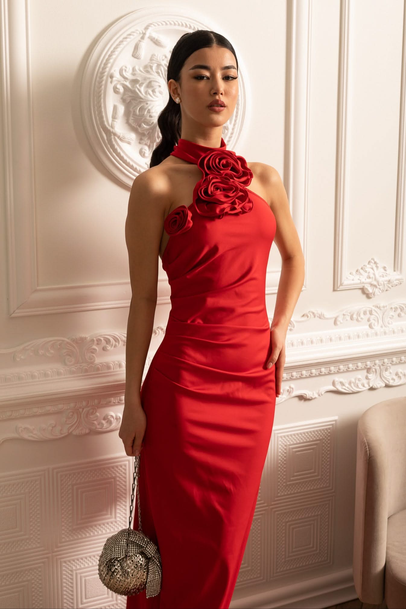 Fitted Dress With 3D Neckline Roses And Side Slit - Red
