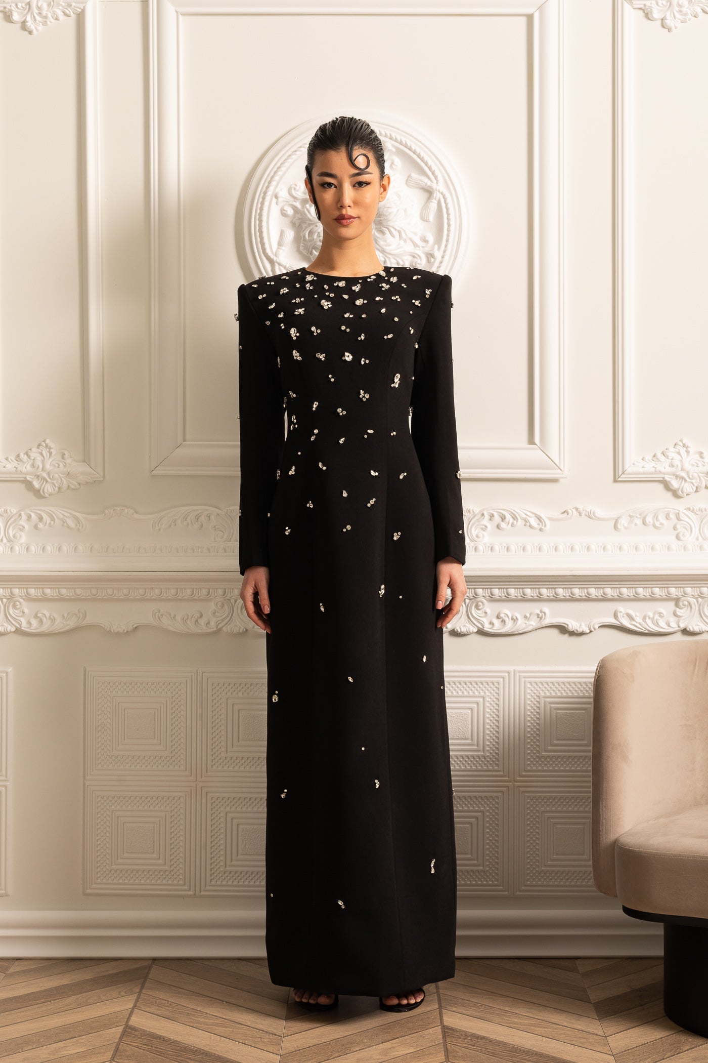 Elegant Long Dress With Sparkling Embellishments - Black