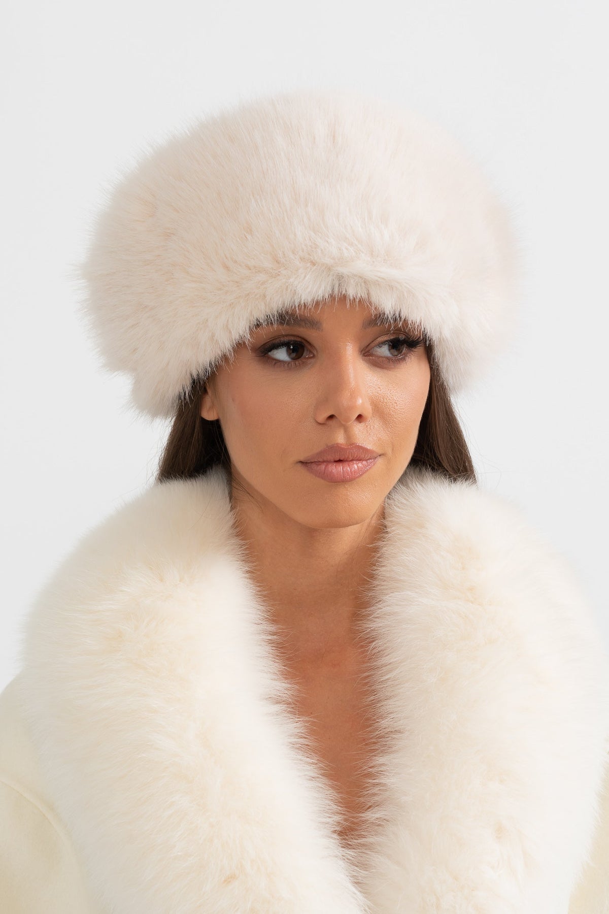 Furry Hat With Wide Brim - Ivoire display picture 1