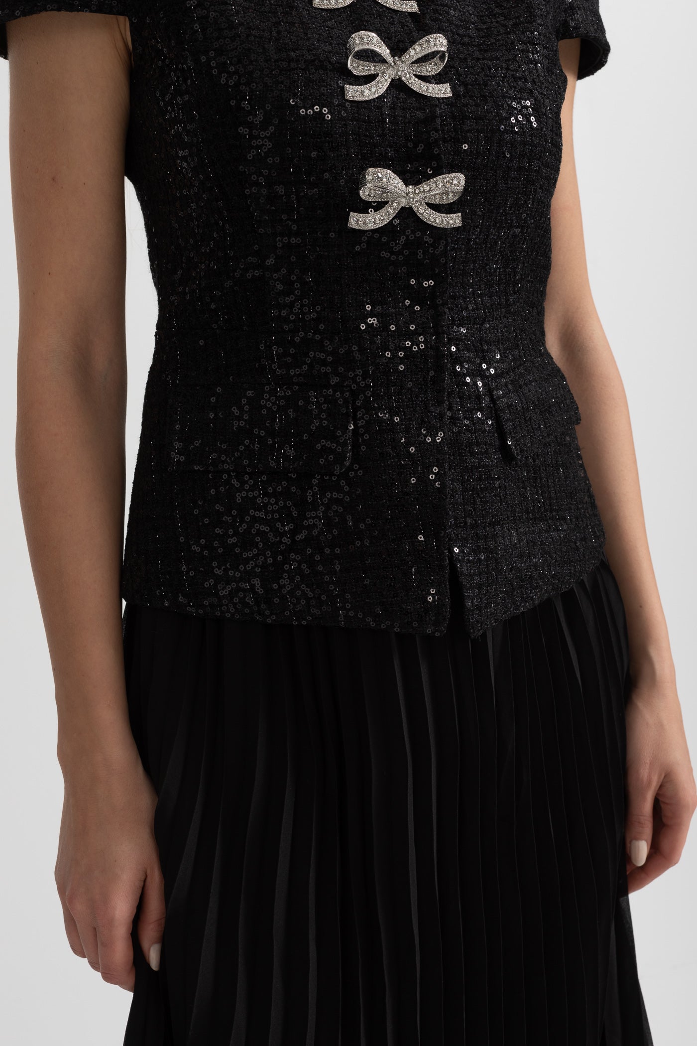Elegant Dress With Sequined Top And Pleated Skirt - Black