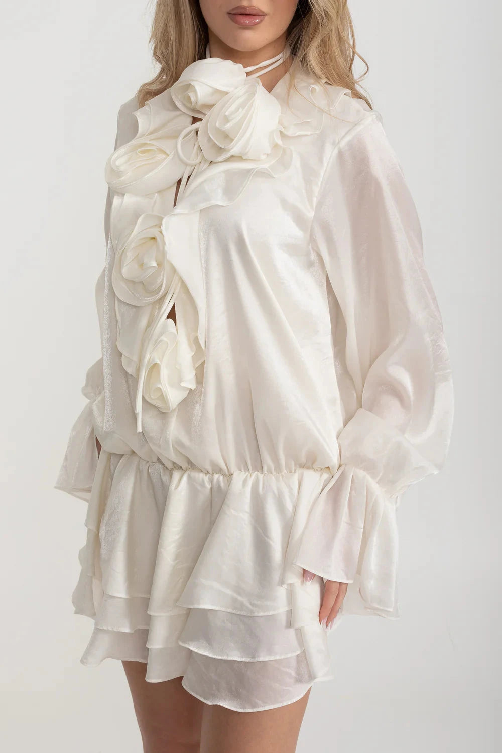 Flowing Sheer Dress With Floral Appliques And Long Puffy Sleeves - Ivoire