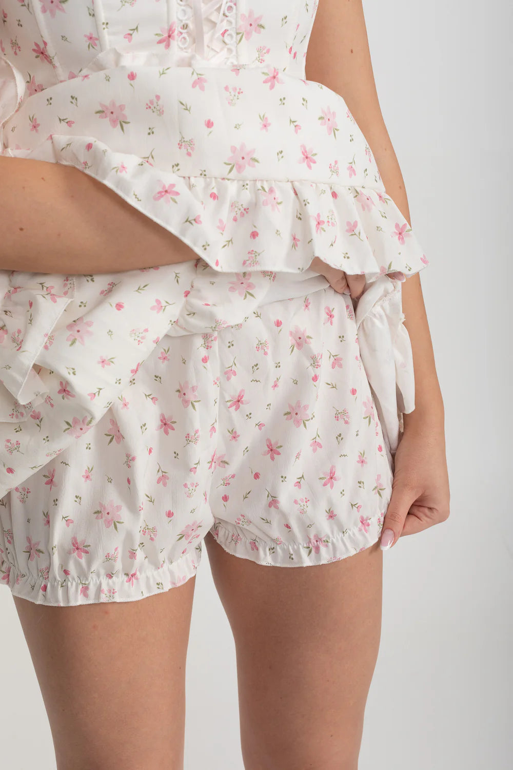 Sleeveless Summer Dress With Pink Floral Pattern And Lace-Up Front Detailing - White