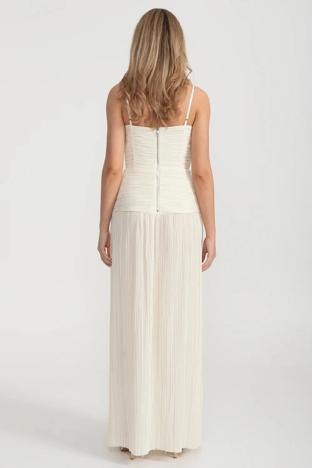 Elegant Dress With Ruched Fitted Bodice And Straight Skirt With Side Slit - Ivoire