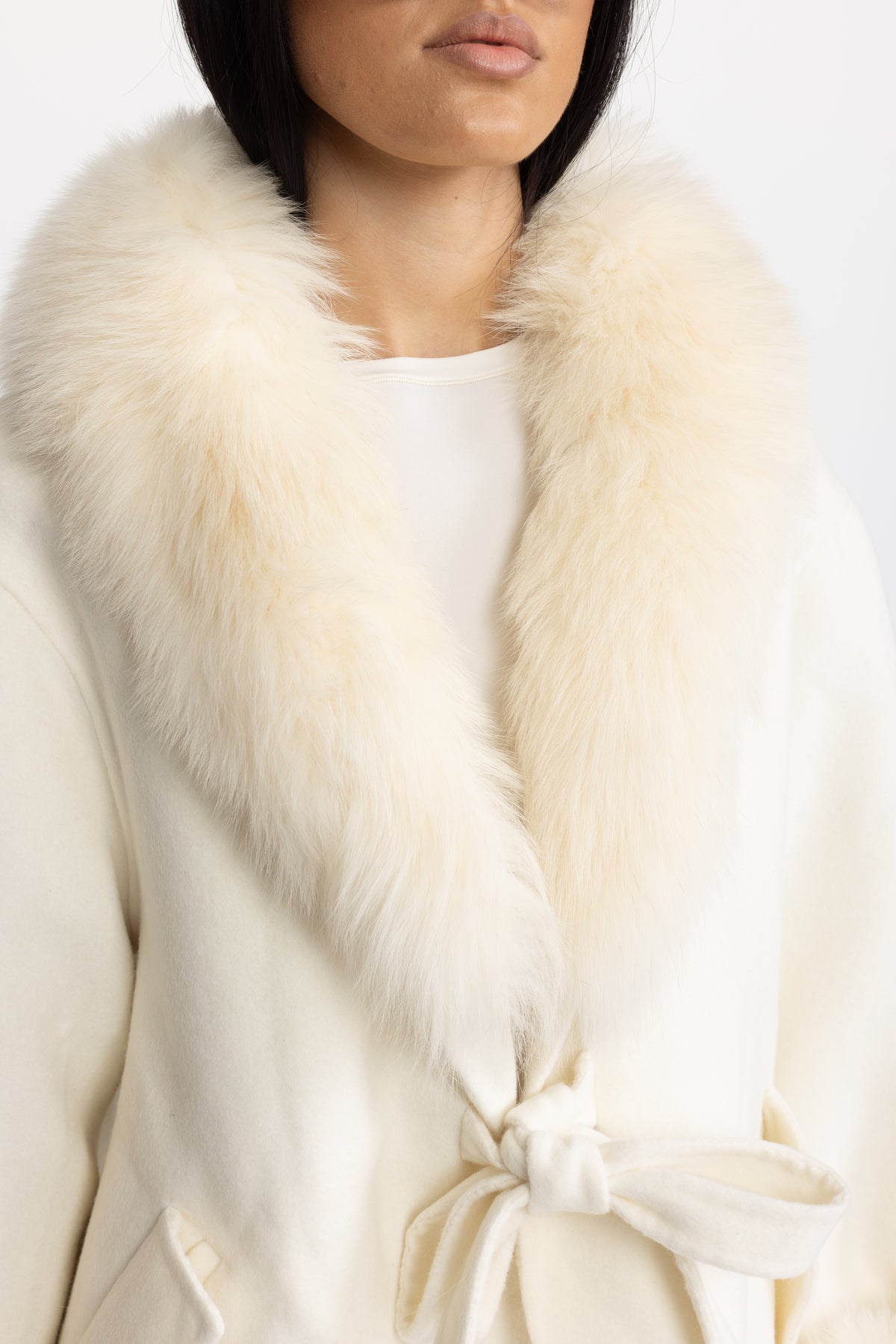 Cashmere Coat With Oversized Fox Fur Collar - Off White