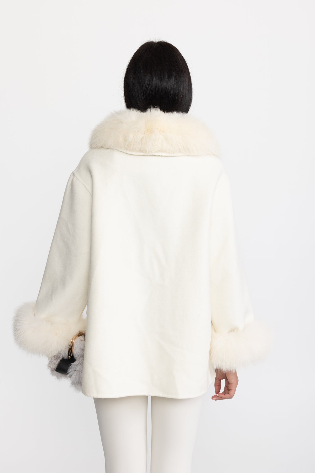 Cashmere Coat With Oversized Fox Fur Collar - Off White