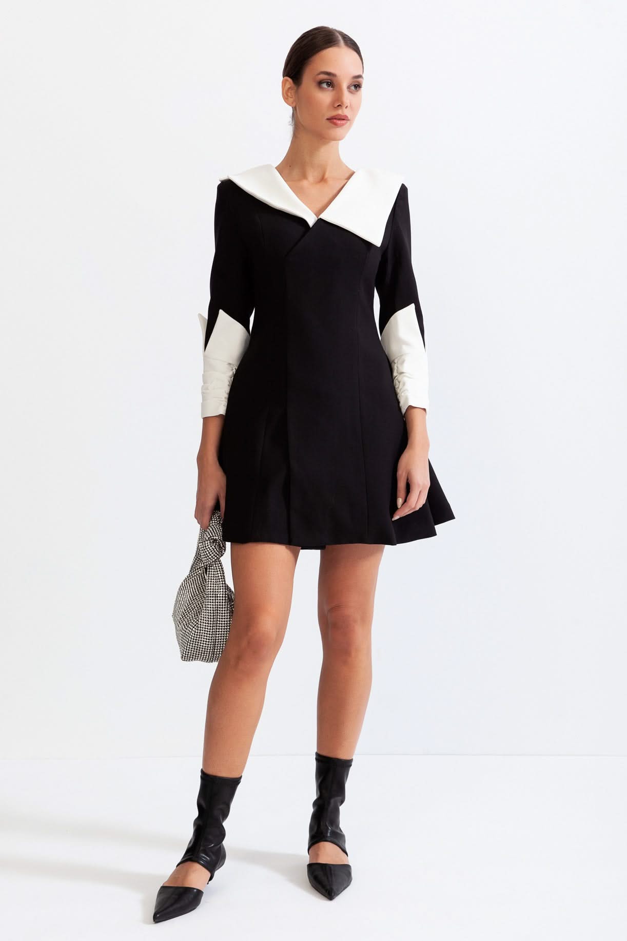 Doll dress with contrastant collar and cuffs - Black