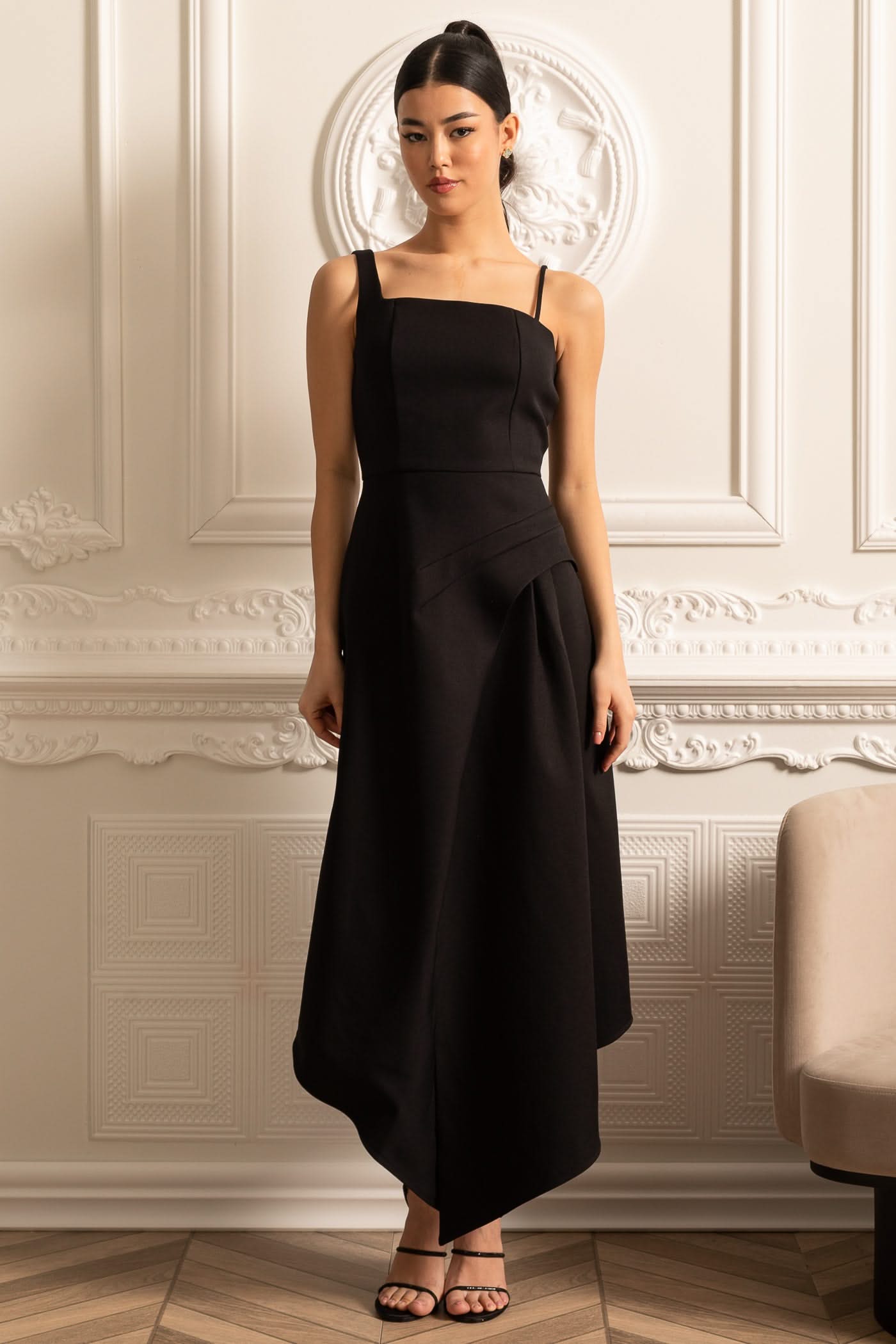Elegant Asymmetrical Dress With Contrasting White Detachable Capelet - Black