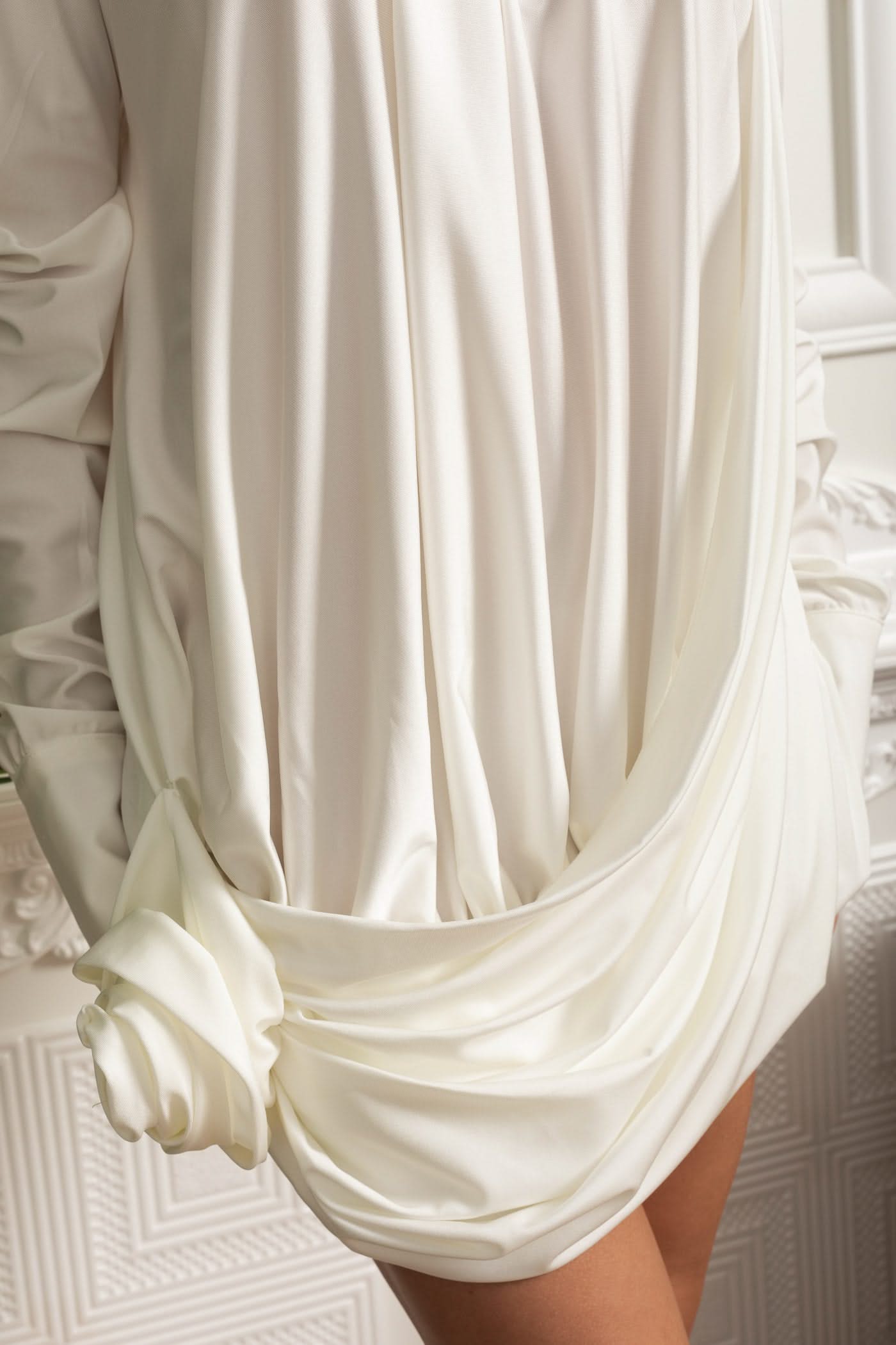 Elegant High-Collar Dress With Draped Details And Side Rose Embellishment - Ivoire