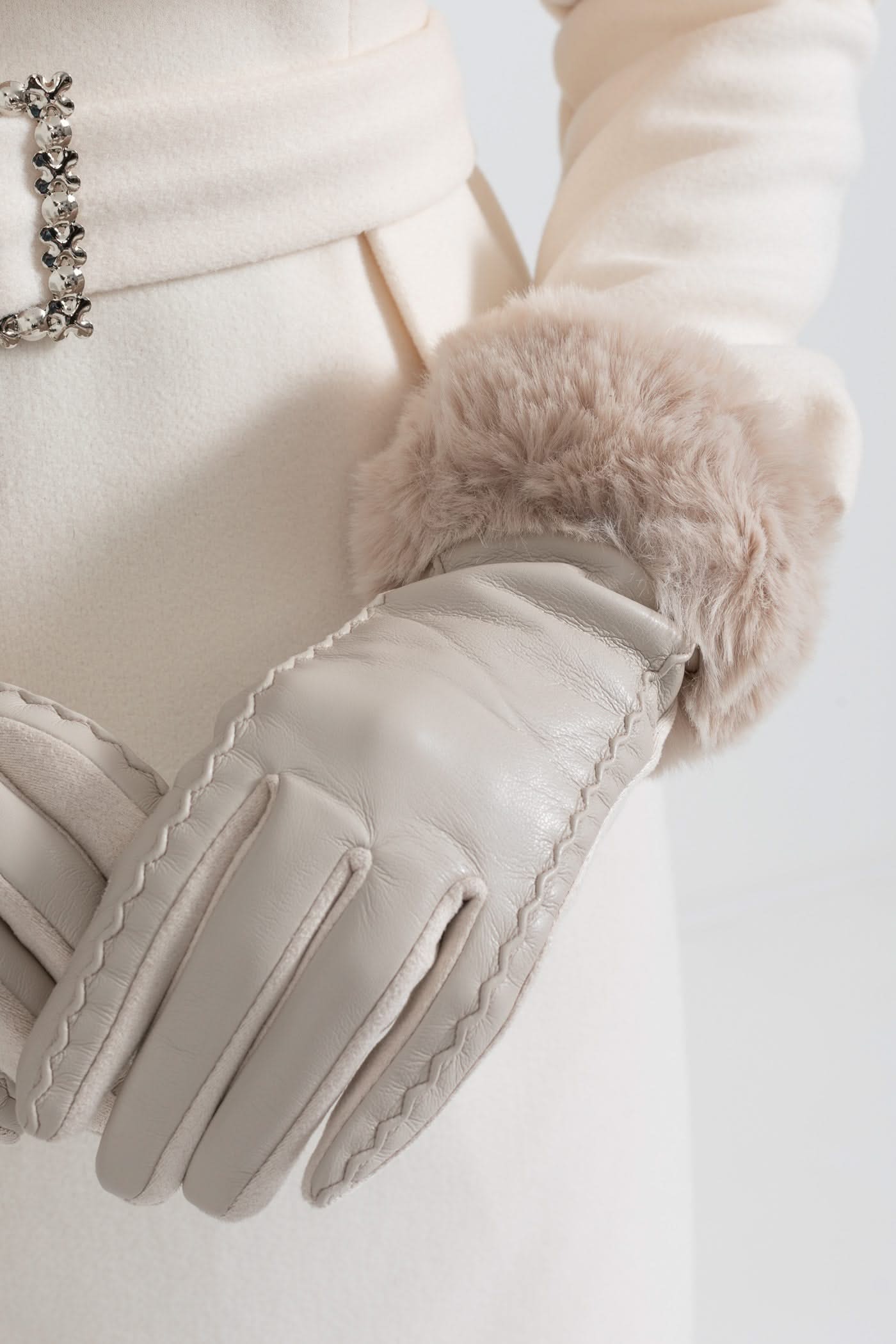 Vegan Leather Gloves With Fur Cuffs - Beige