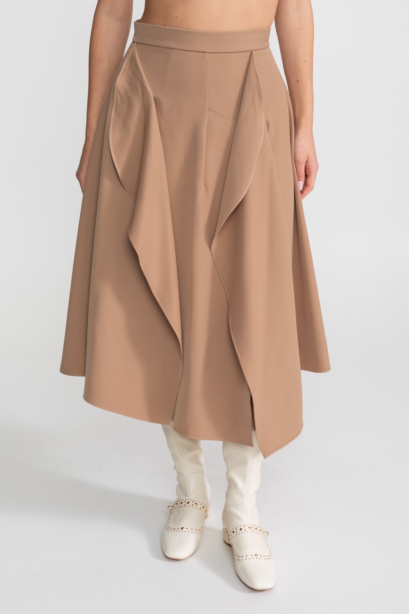 Draped Peplum Off-Shoulder Co-ord With Contrasting Neckline – Camel/Ivoire