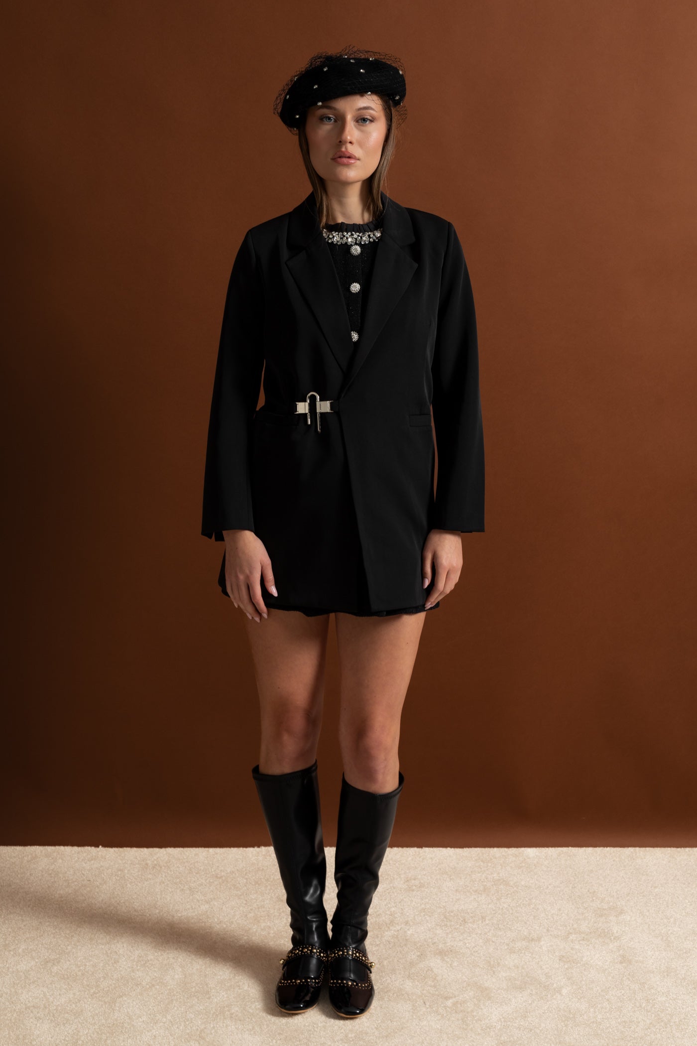 Single-breasted Tailored Belted Blazer – Black