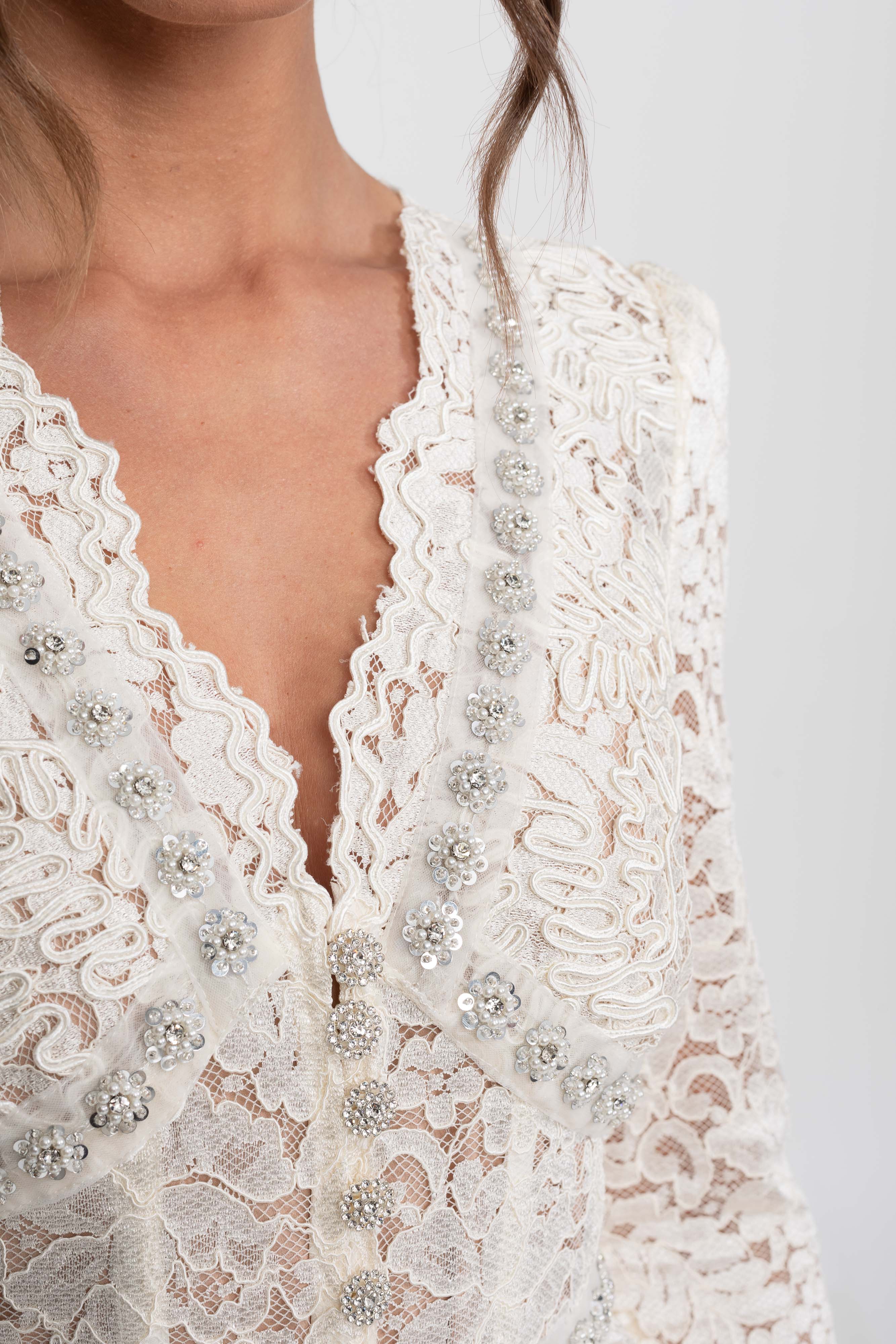 Lace Midi Dress With Crystal V-Neckline And Ruched Front Detail - Ivoire