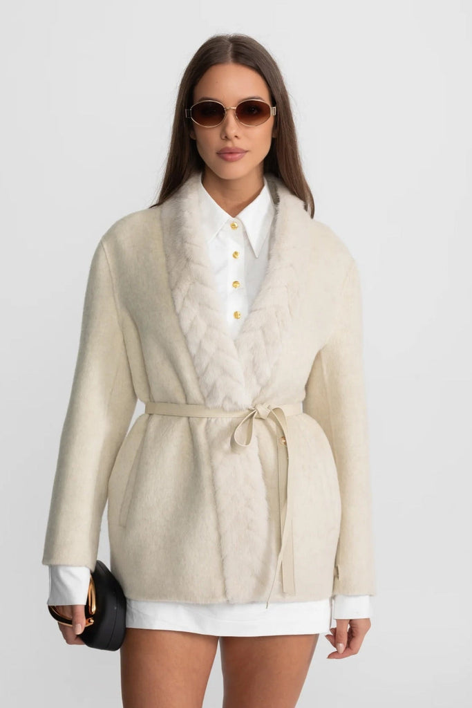 Luxurious Wool Trim Jacket With Belted Waist and Mink Fur – Ivoire