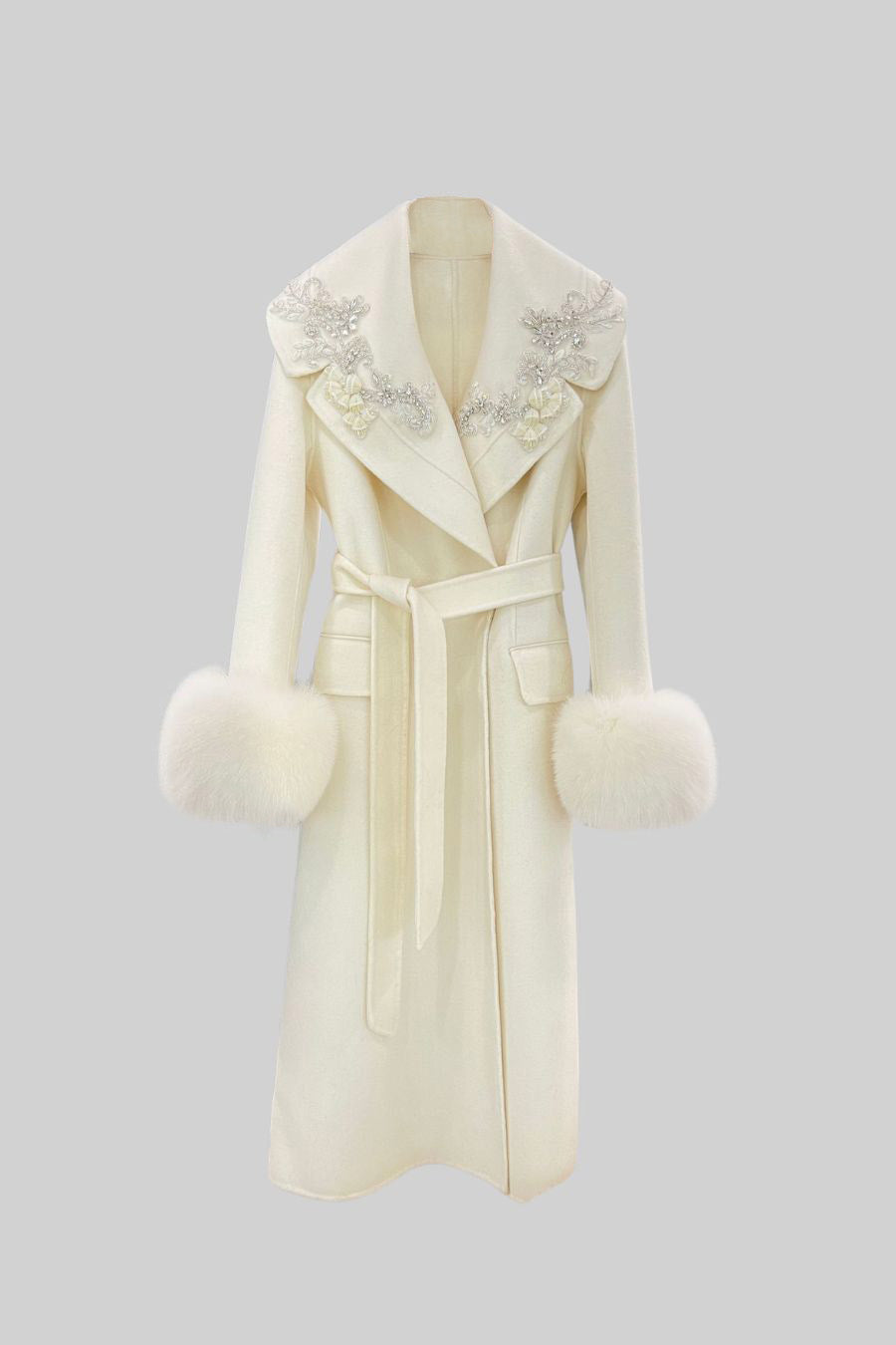 Cashmere Overcoat With Fox Fur Cuffs And 3D Floral Detailing - Ivoire