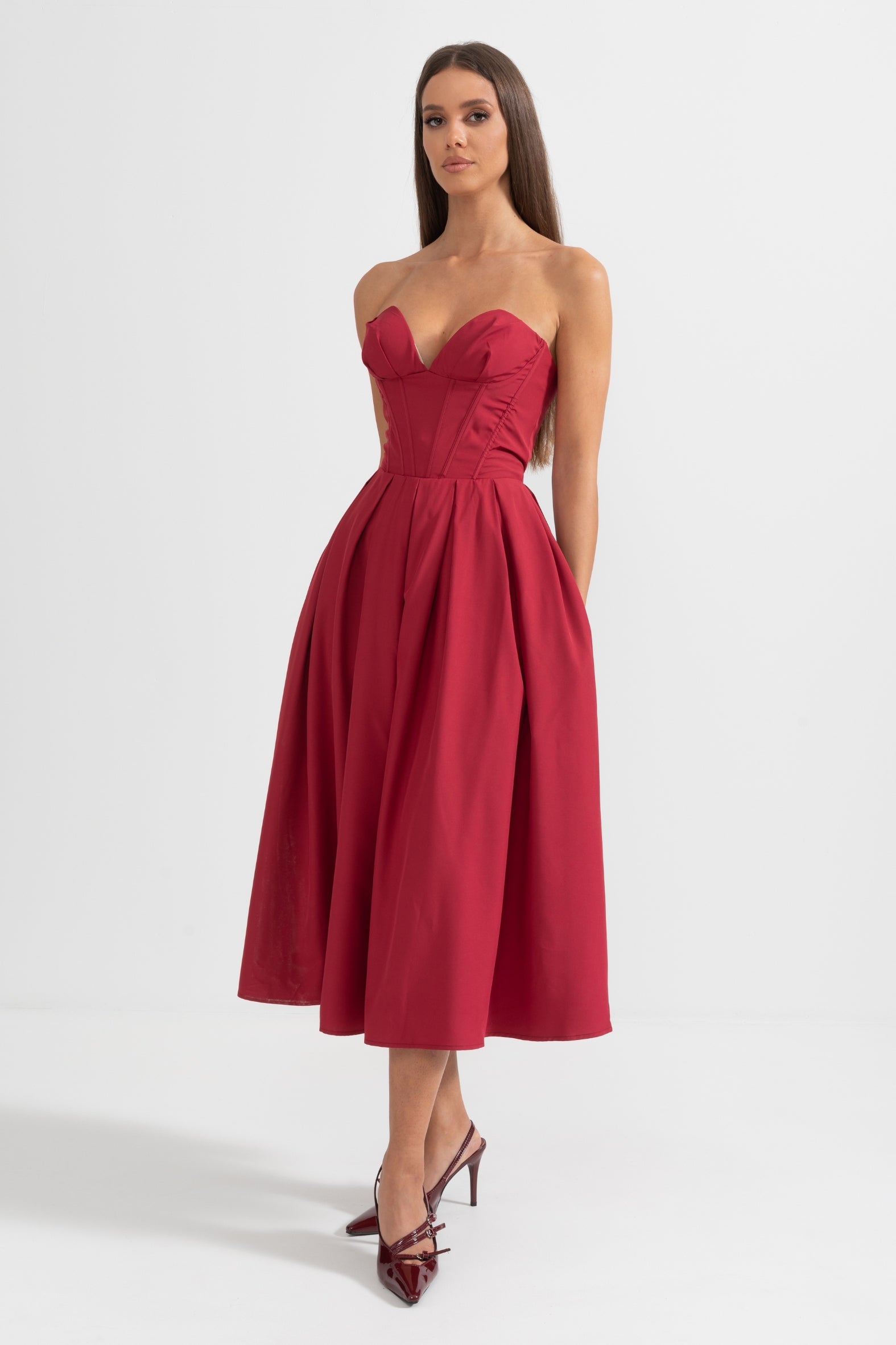 Sophisticated Strapless Midi Dress with Fitted Bodice - Burgundy