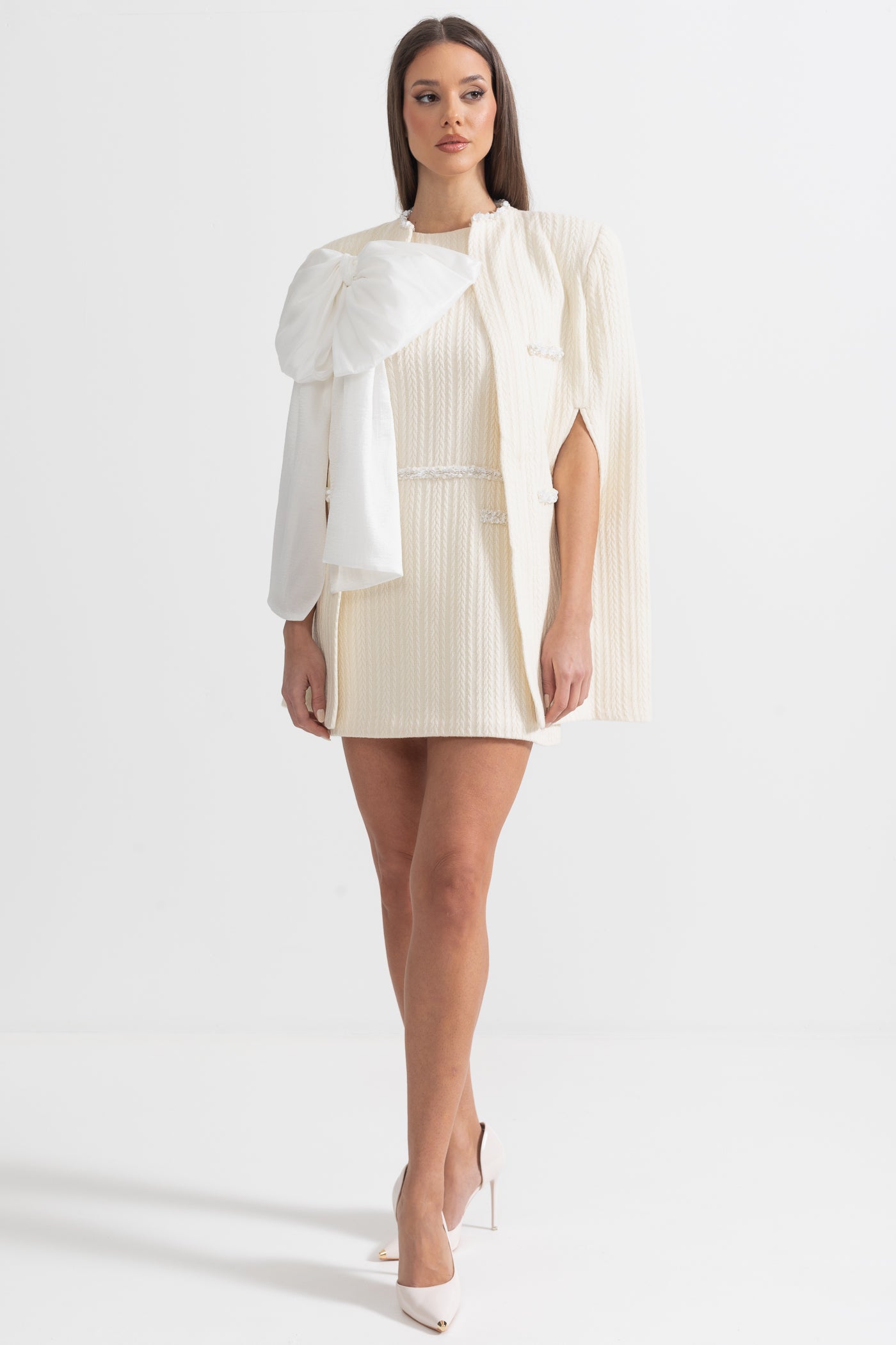 Elegant Textured Overcoat With White Bow Detail - Ivoire