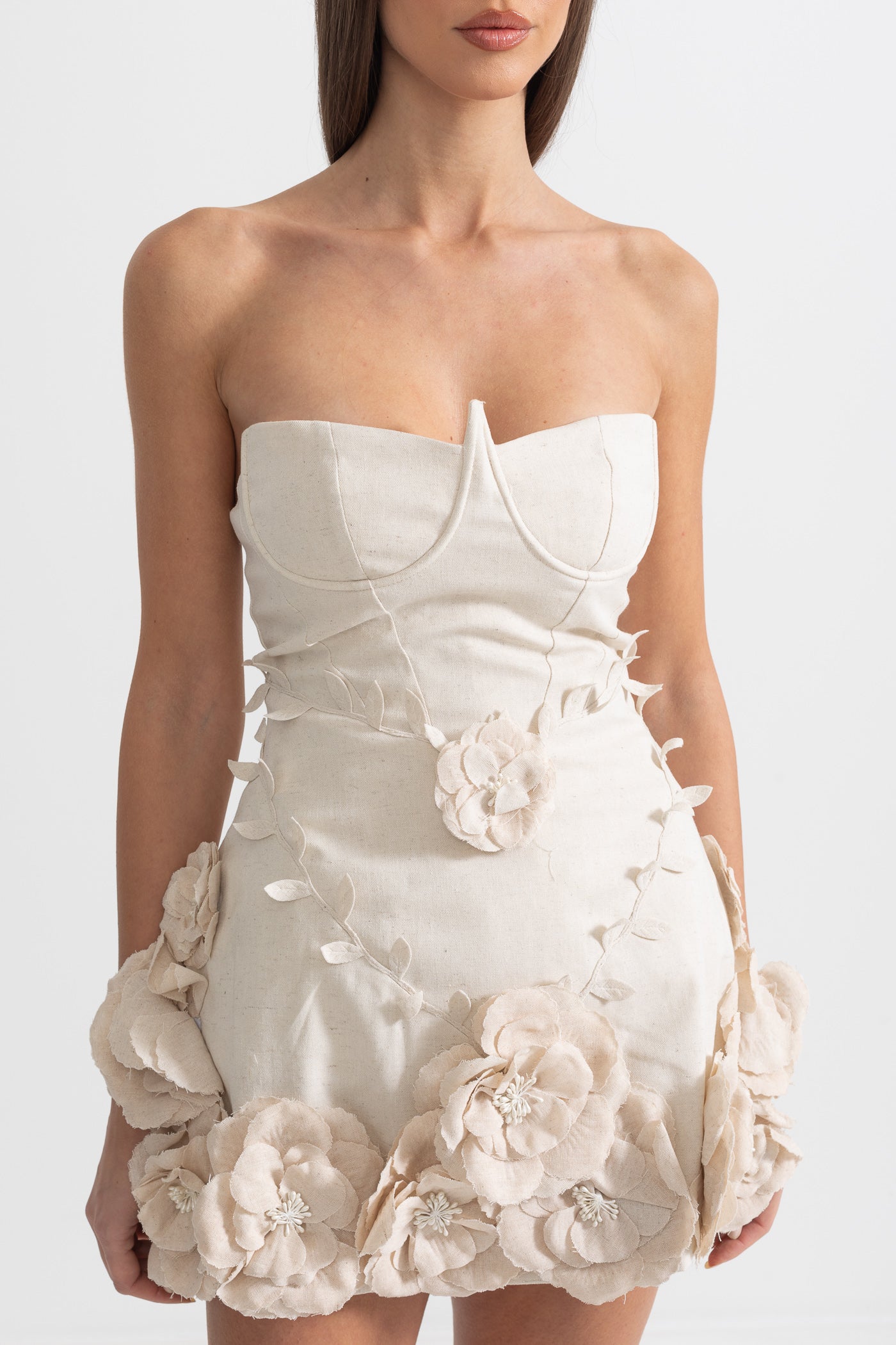 Bustier Dress With 3D Floral Appliqués - Ivoire