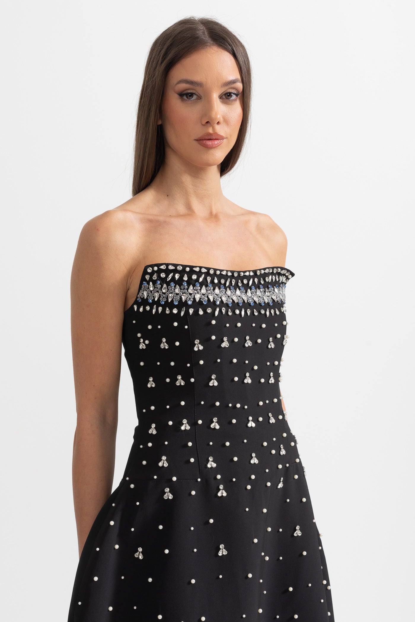 Sleeveless Fitted Dress With Diamond Embellishments - Black