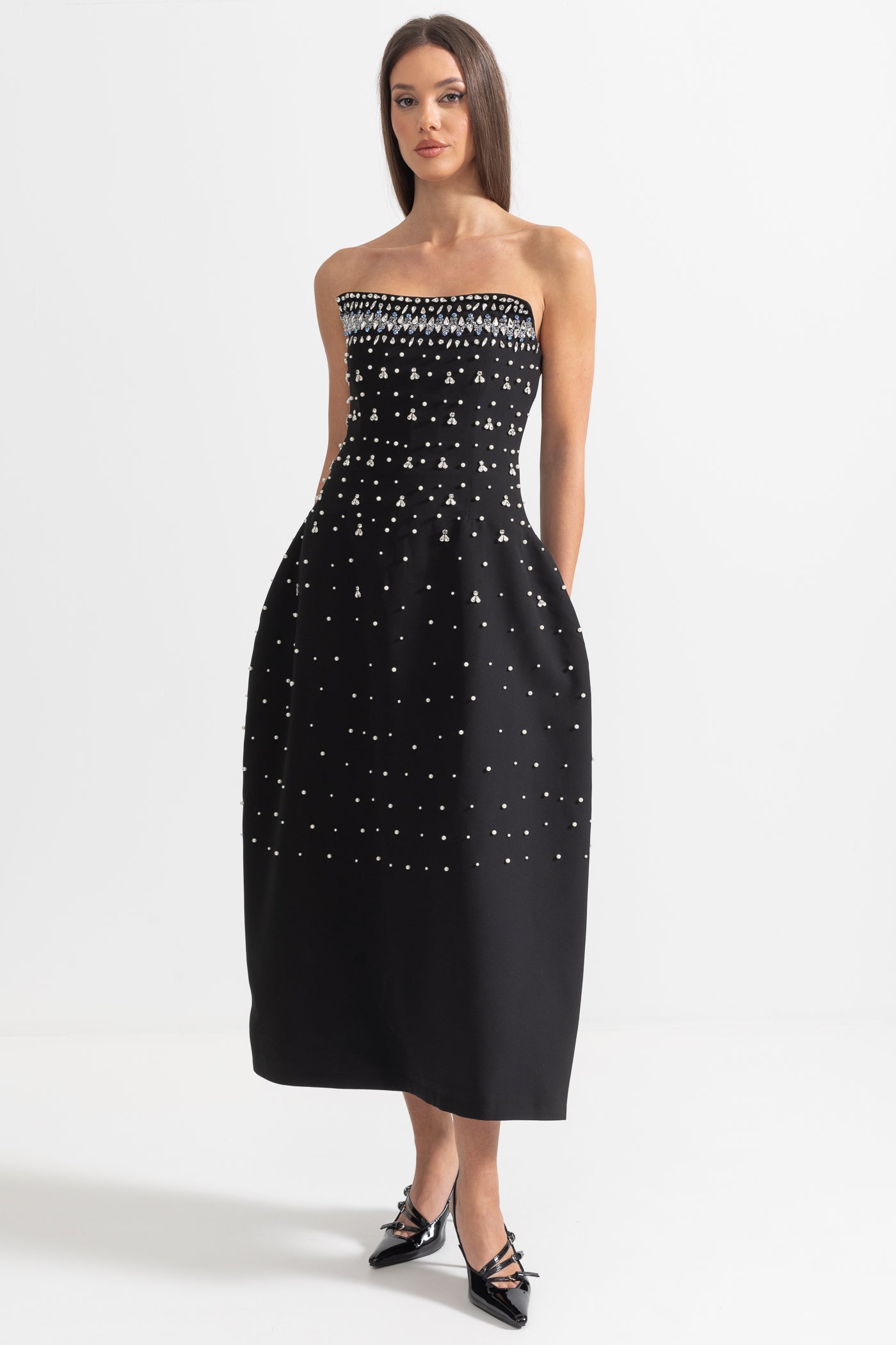 Sleeveless Fitted Dress With Diamond Embellishments - Black