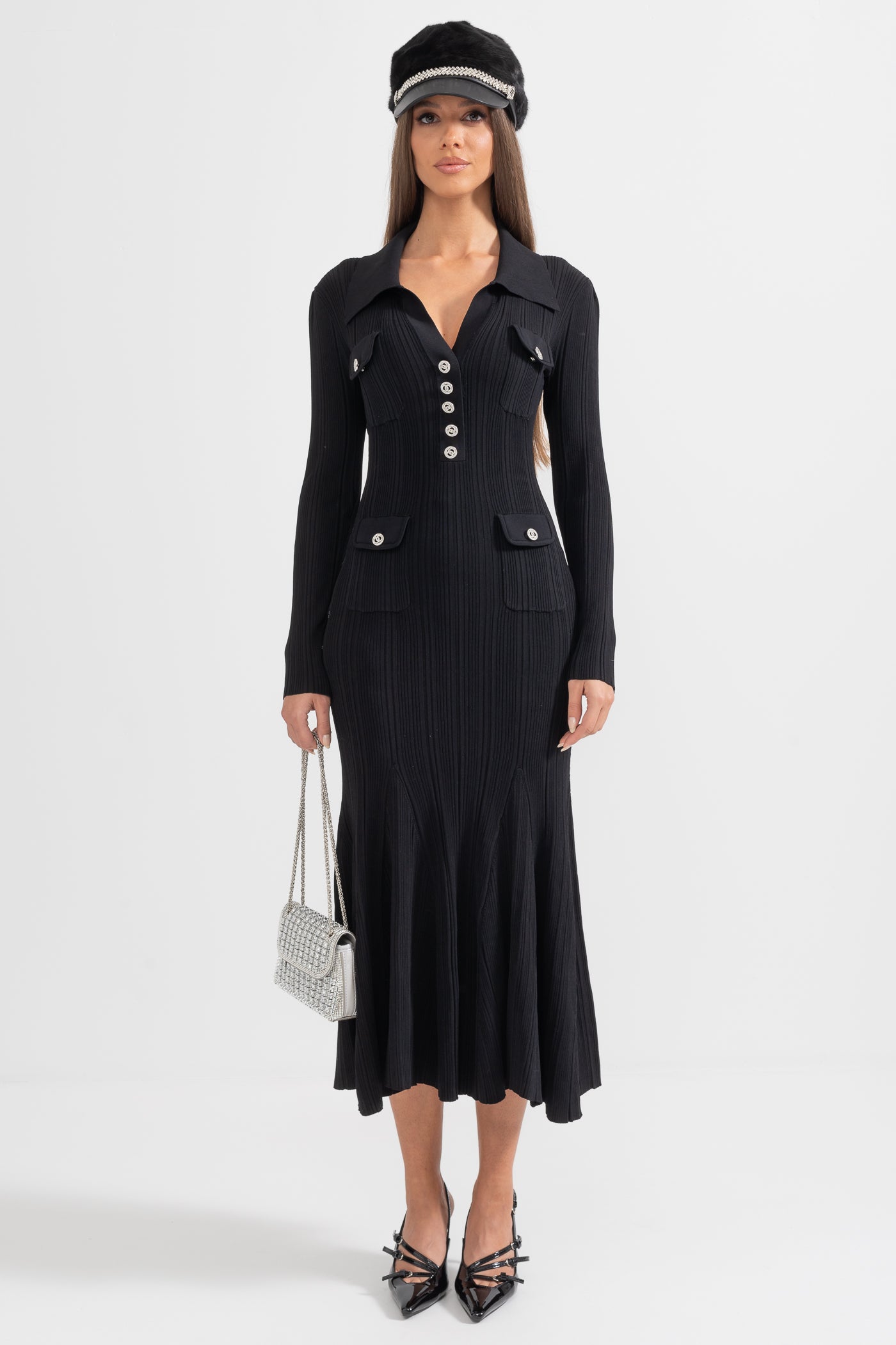 Elegant Ribbed Dress With Long Sleeves - Black