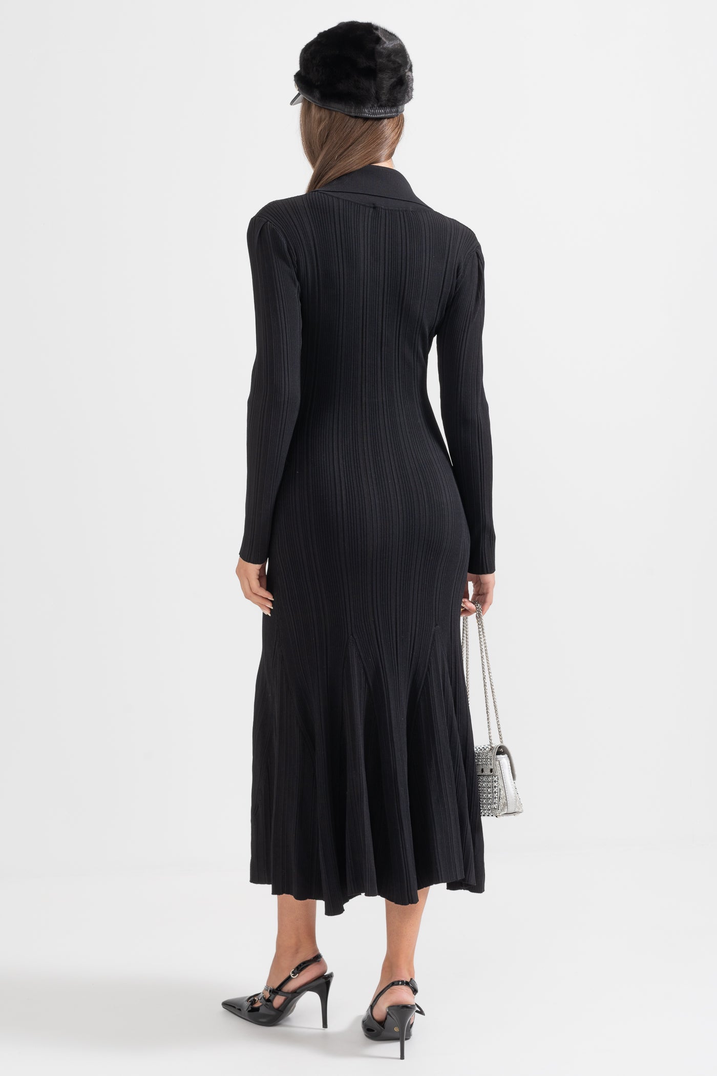 Elegant Ribbed Dress With Long Sleeves - Black