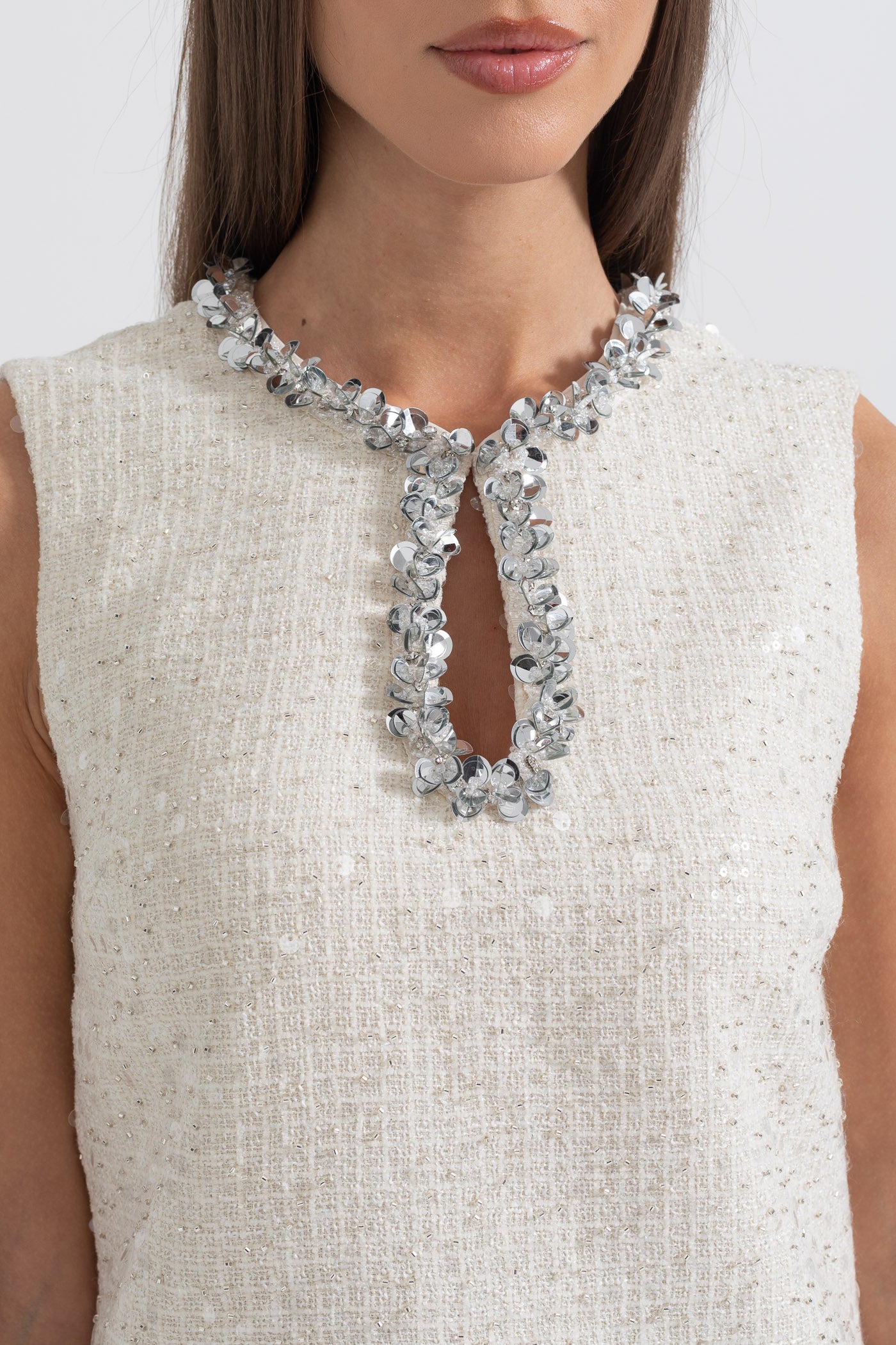 Textured Sleeveless Mini Dress With Sparkling Collar Details - Ivoire