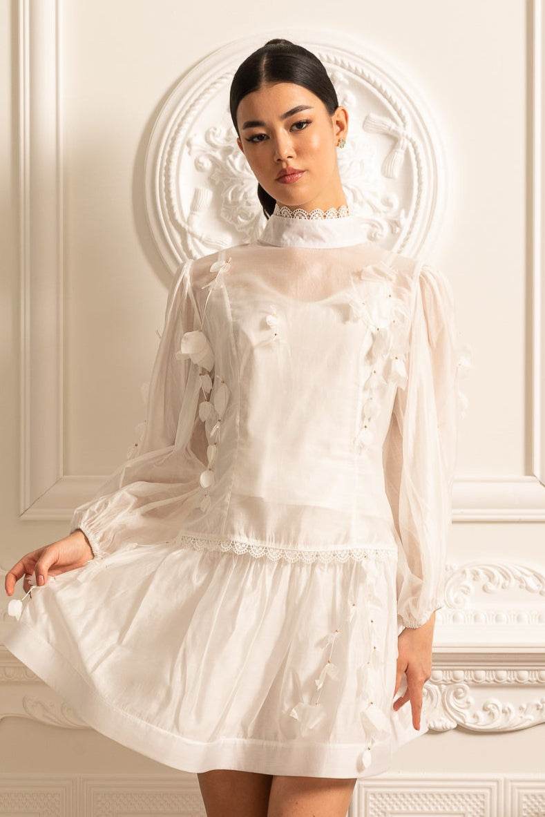 Elegant Floral Mini Dress With Delicate Lace Trim Accents - White