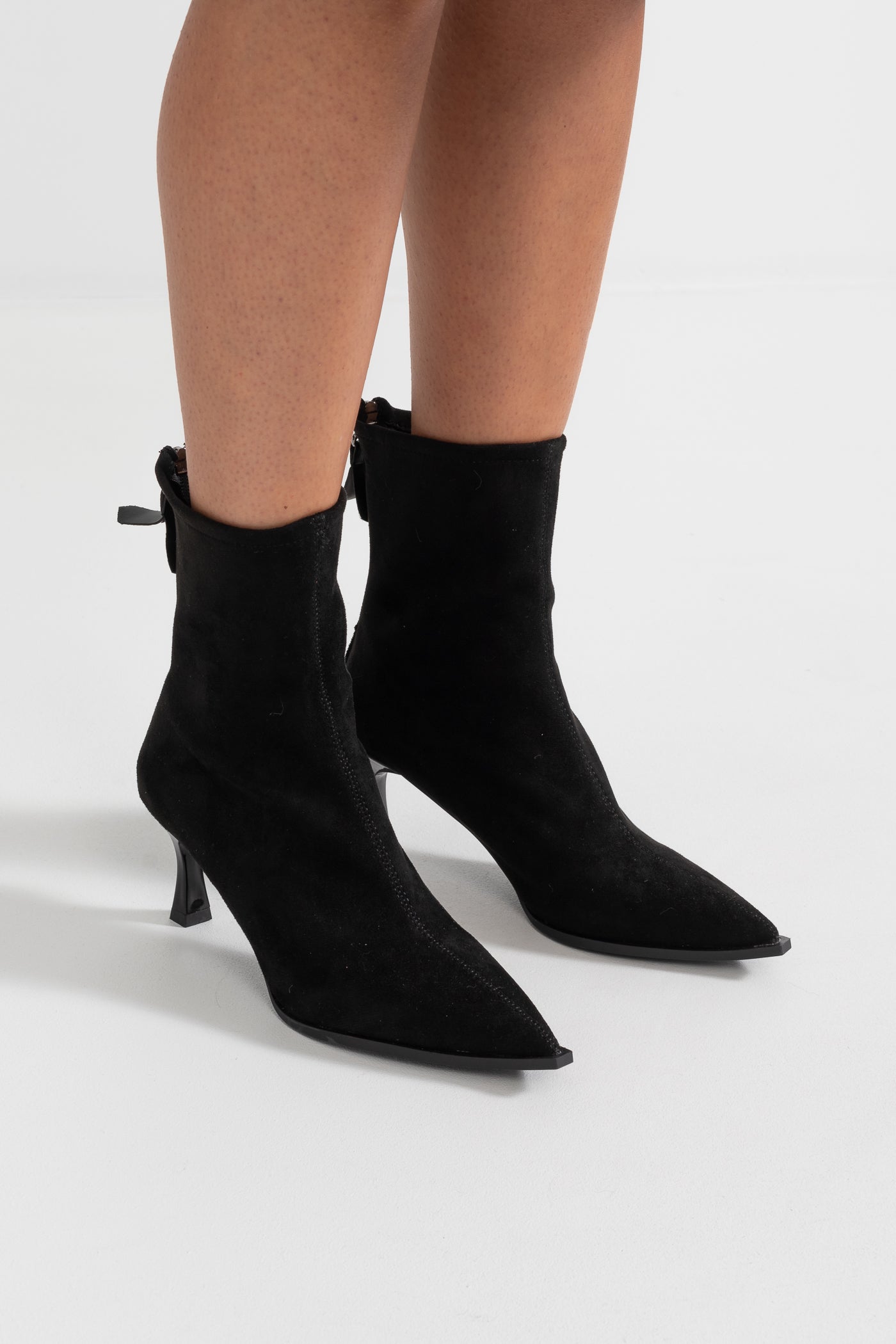 Elegant Suede Ankle Boots - Black