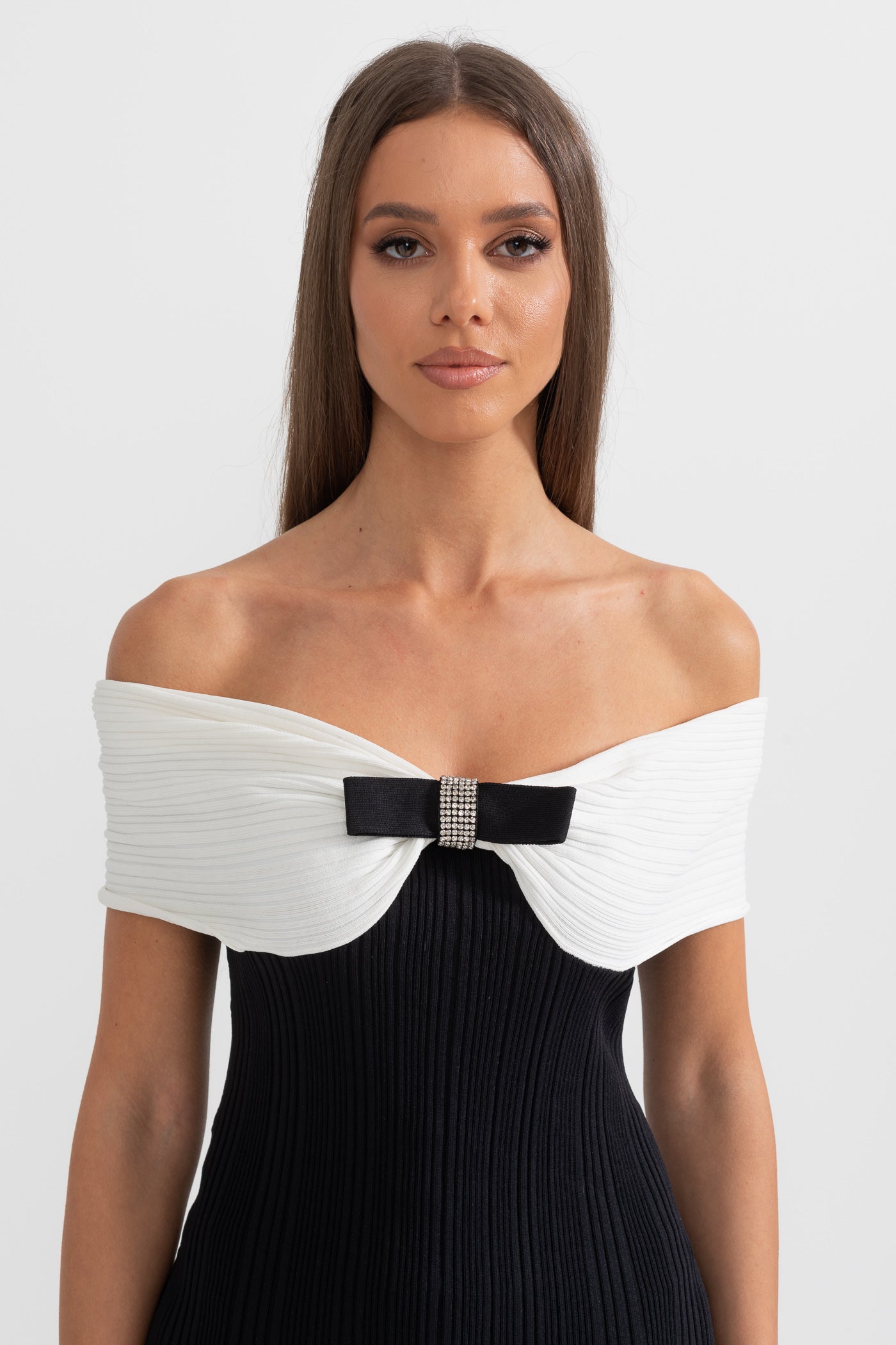 Sophisticated Mermaid Bow Midi Dress - Black