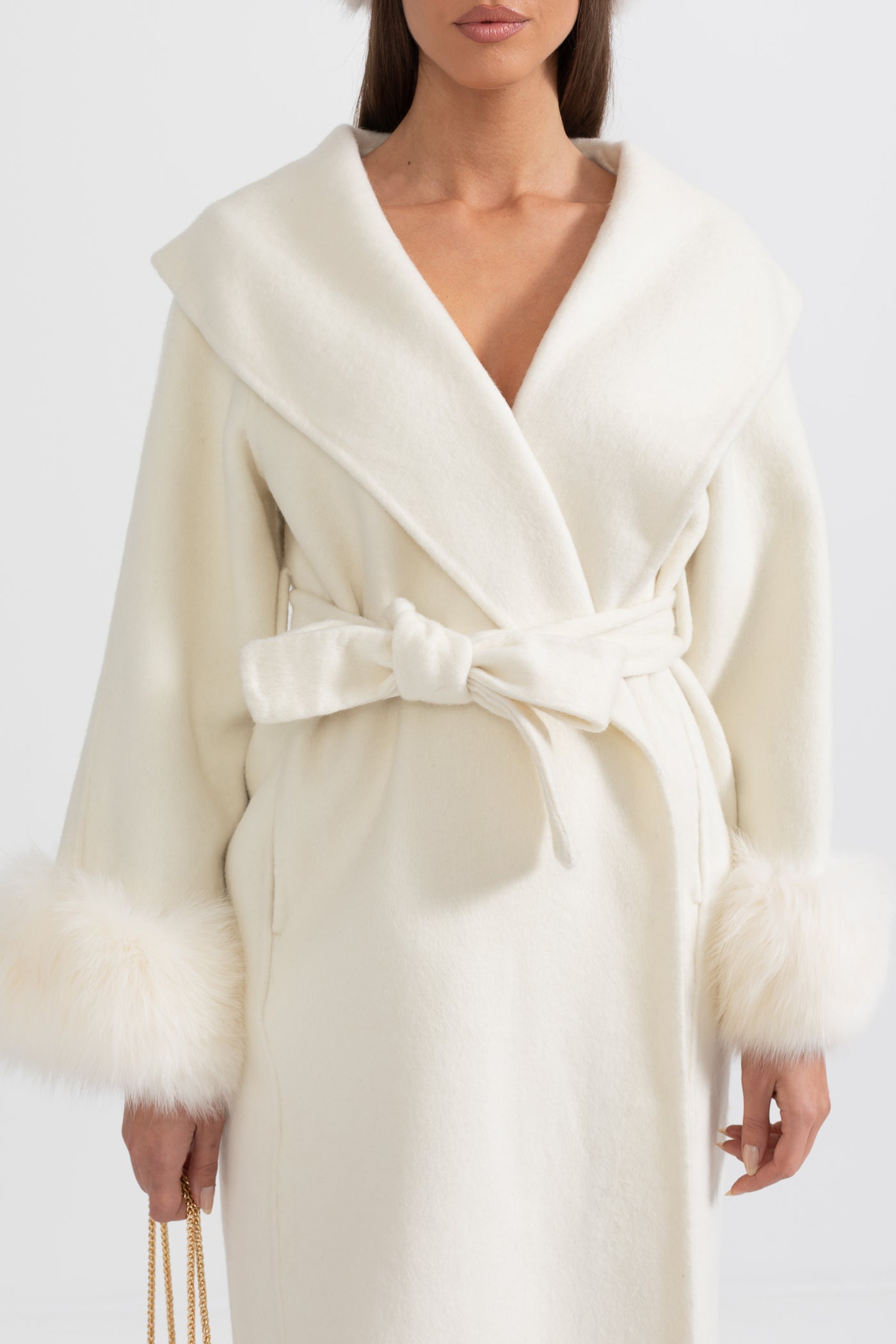 Luxurious Cashmere Long Coat With Fox Fur Cuffs - Ivoire