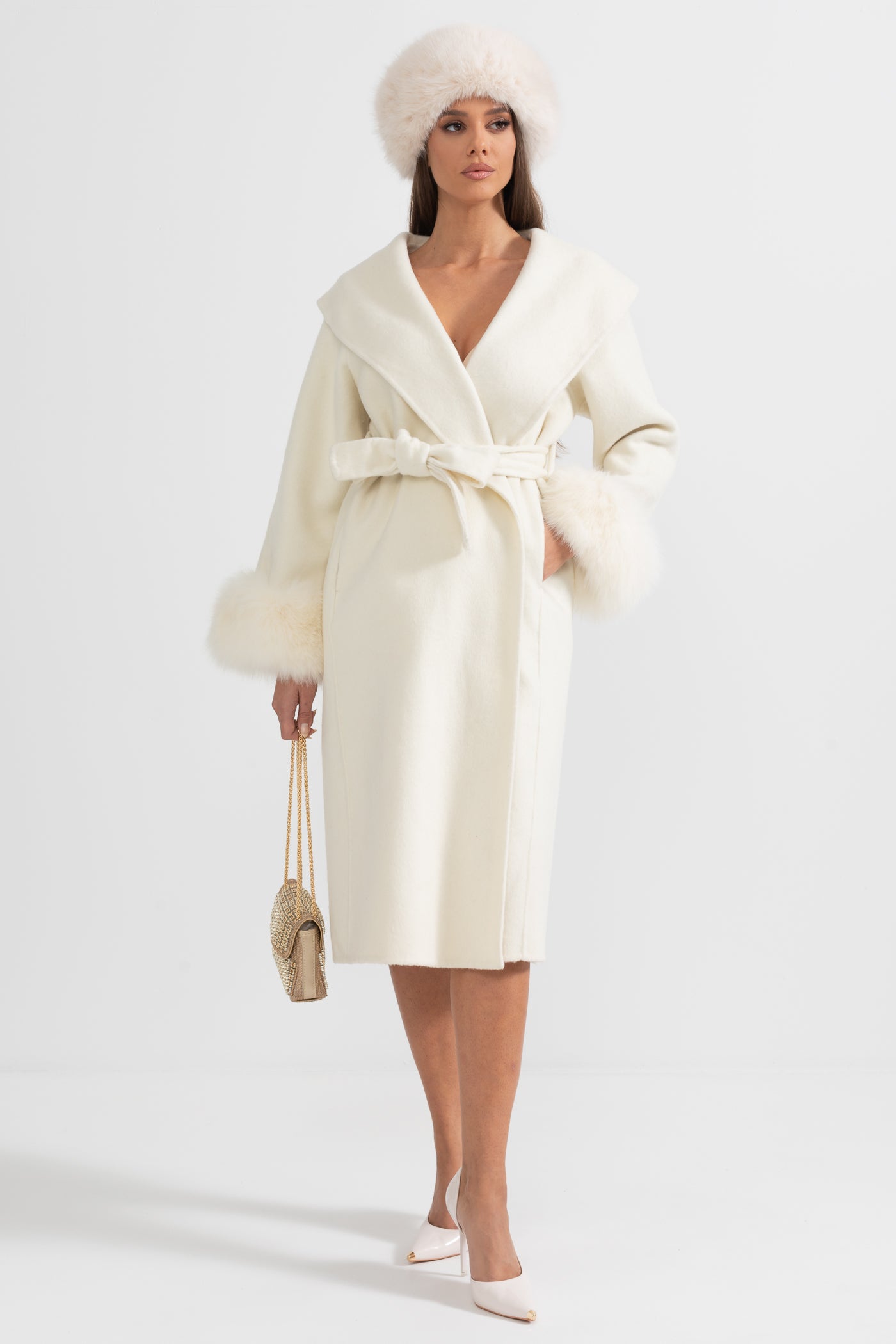 Luxurious Cashmere Long Coat With Fox Fur Cuffs - Ivoire