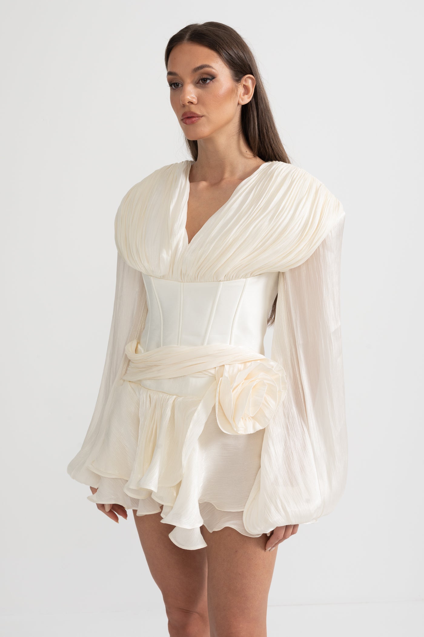 Elegant Dress With Corset-Style Bodice, Layered Ruffle Hem And Puffed Sleeves - White