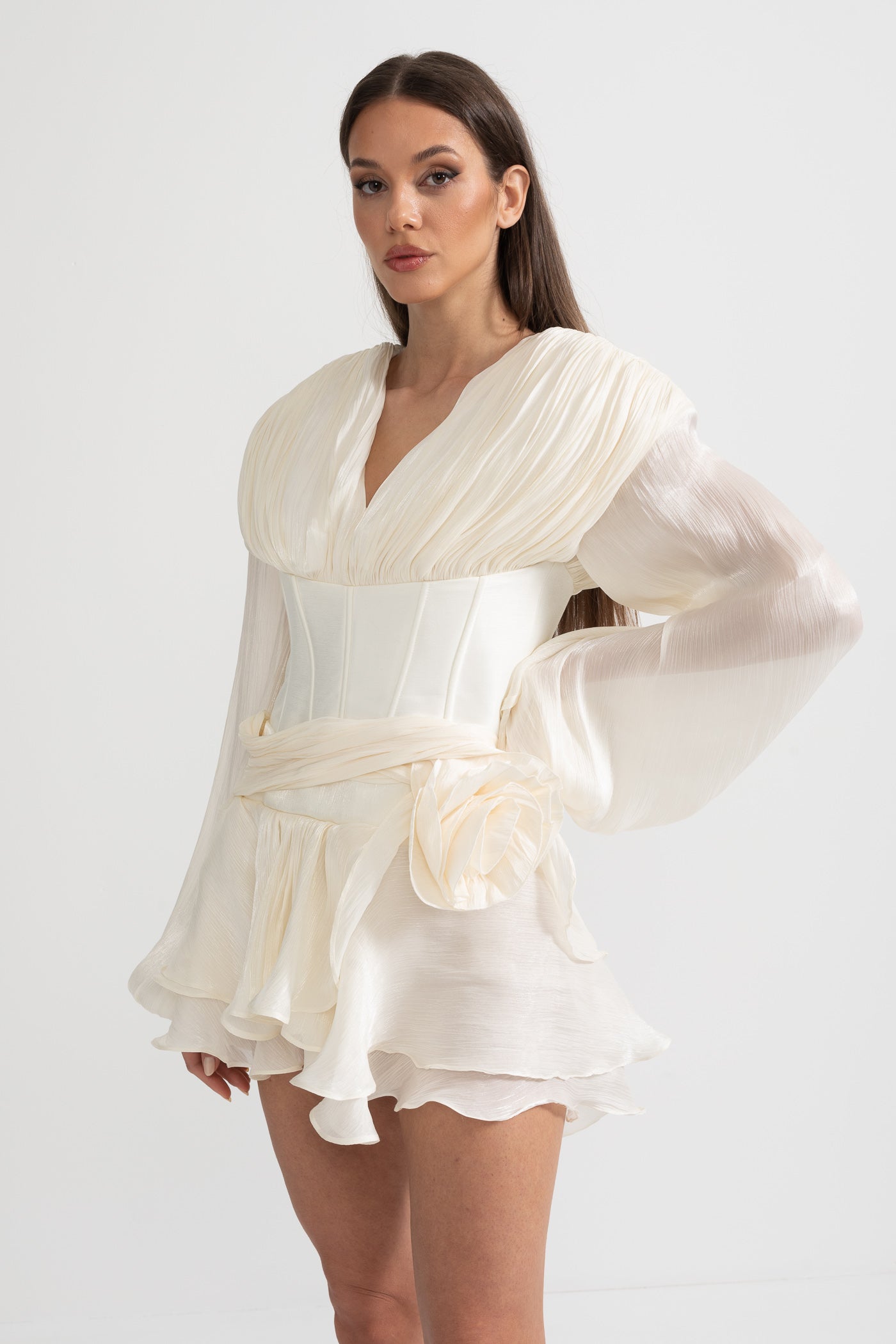Elegant Dress With Corset-Style Bodice, Layered Ruffle Hem And Puffed Sleeves - White