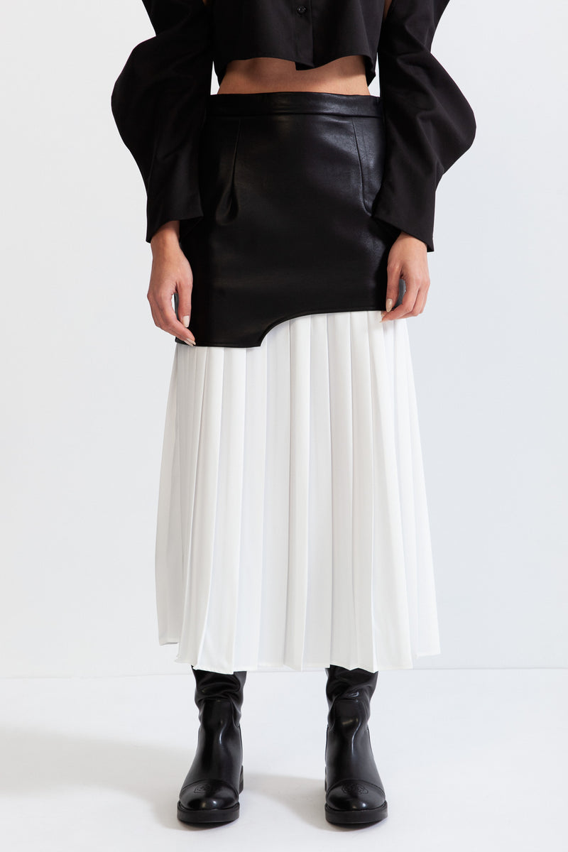 Pleated midi skirt with leather effect - B&W