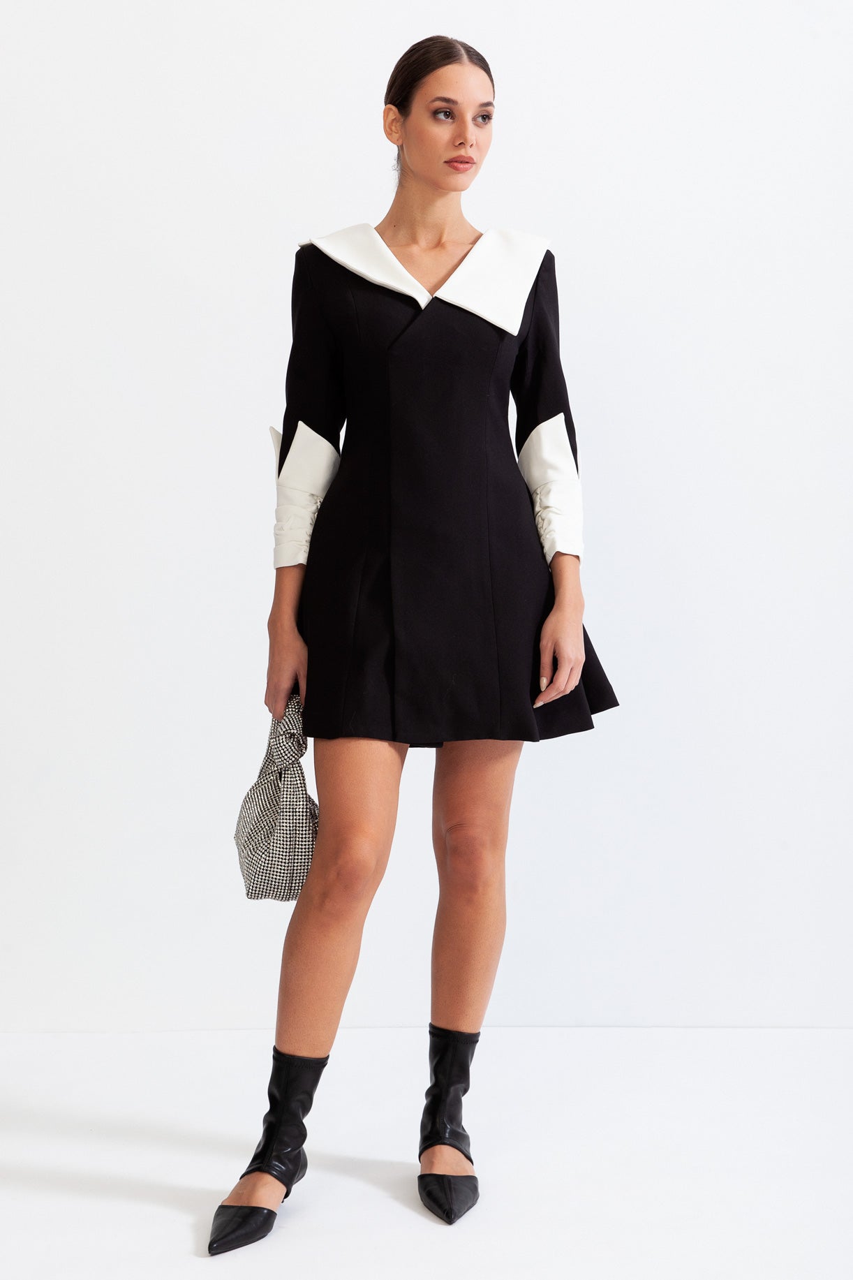 Doll dress with contrastant collar and cuffs - Black