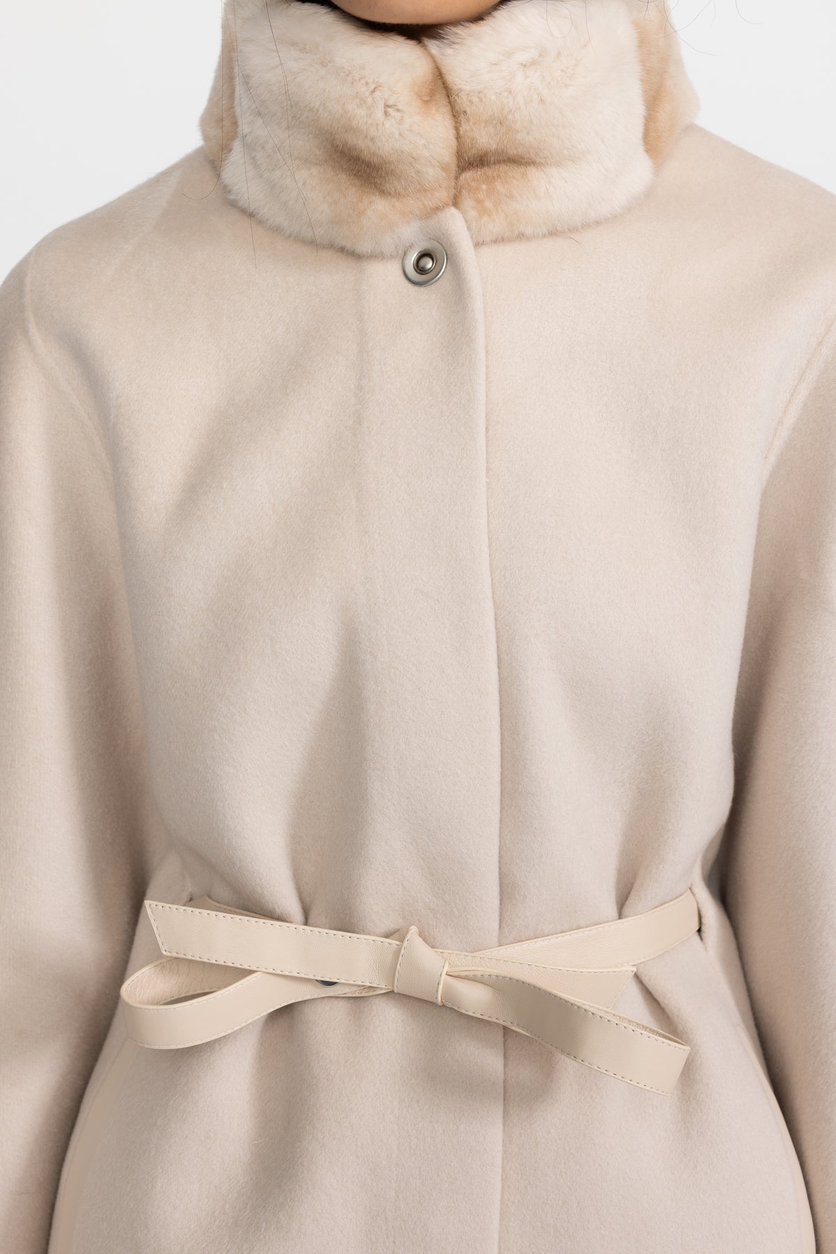Belted Wool&Cashmere Cape Coat with Chinchilla Rex Fur Collar and Cuffs - Ivoire