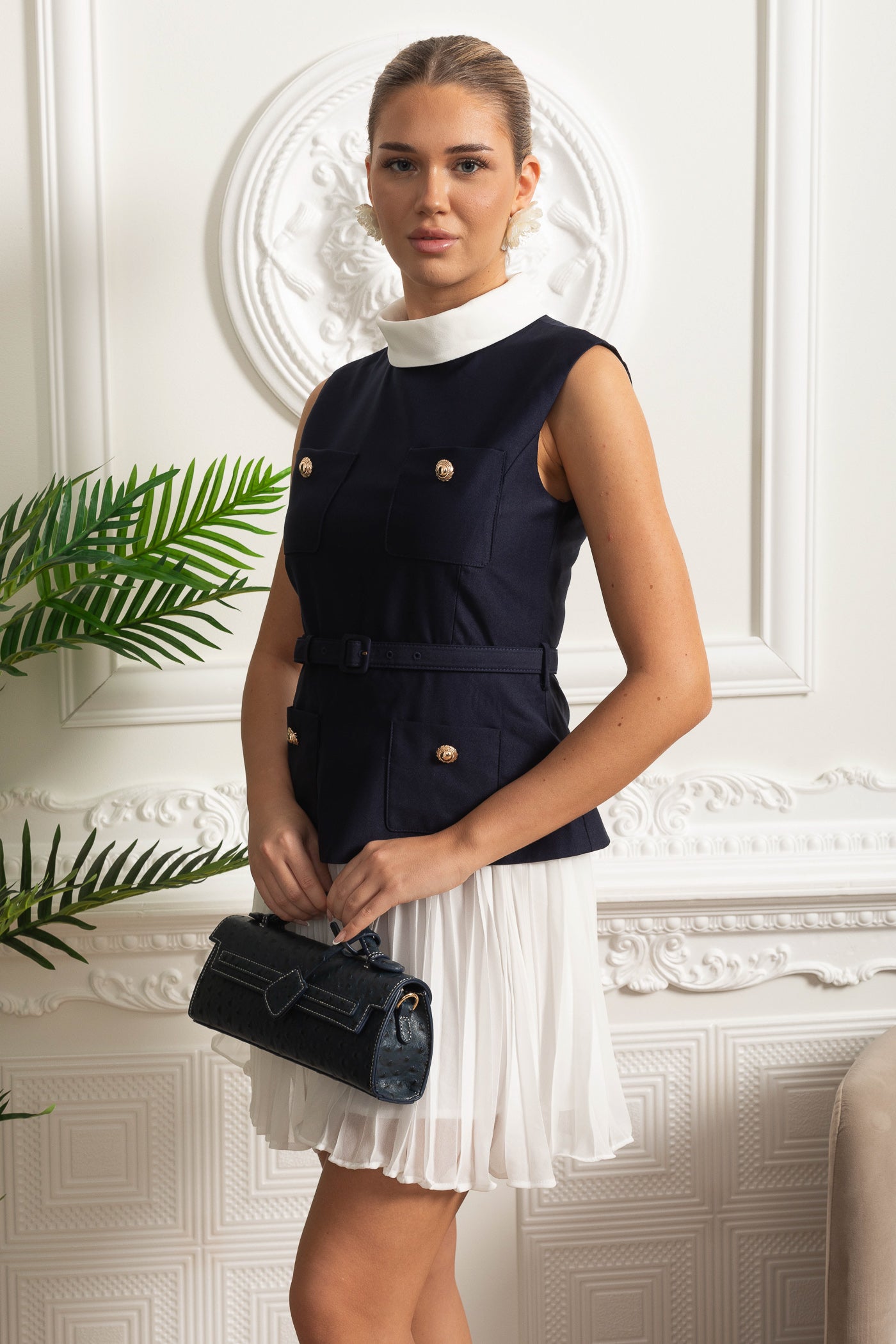 Structured Sleeveless Dress with Pleated Skirt and Contrast Collar - Navy/White