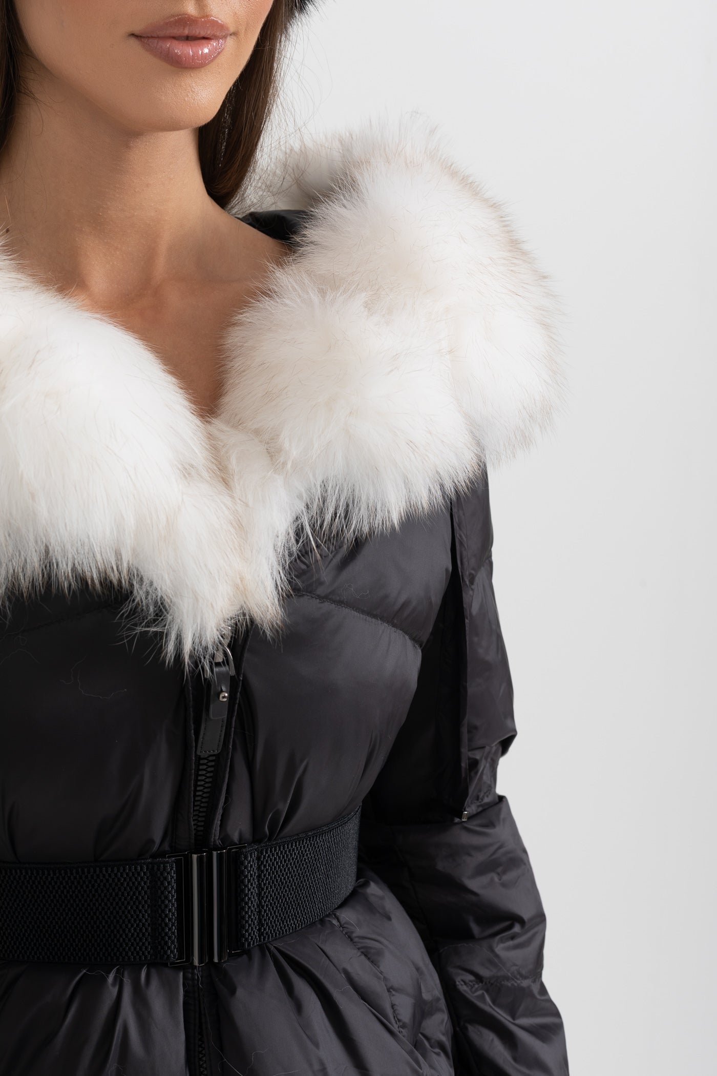 Puffer Jacket With Waistbelt And White Fox Fur-Lined Hood - Black