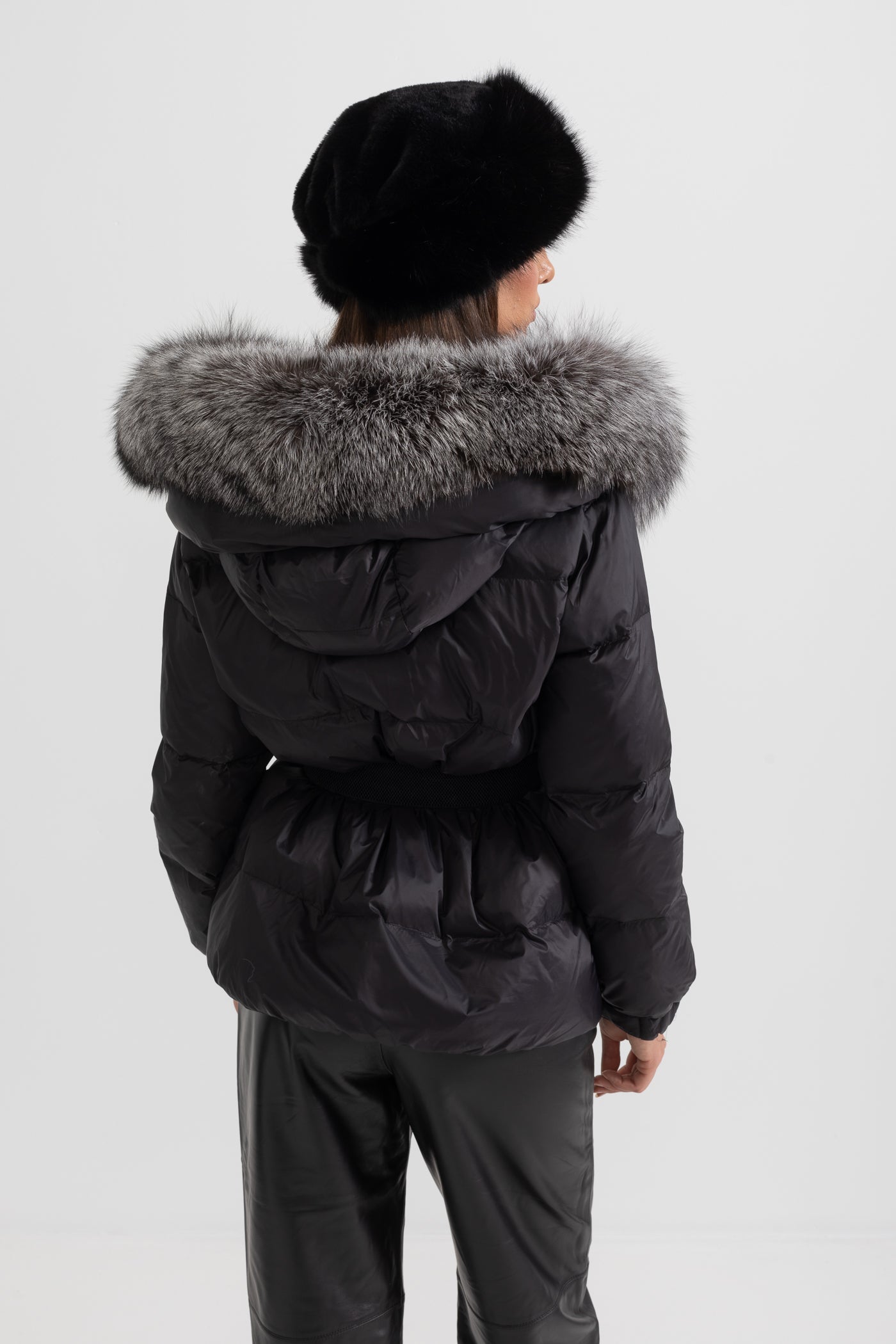 Puffer Jacket With Waistbelt And Gray Fox Fur-Lined Hood - Black