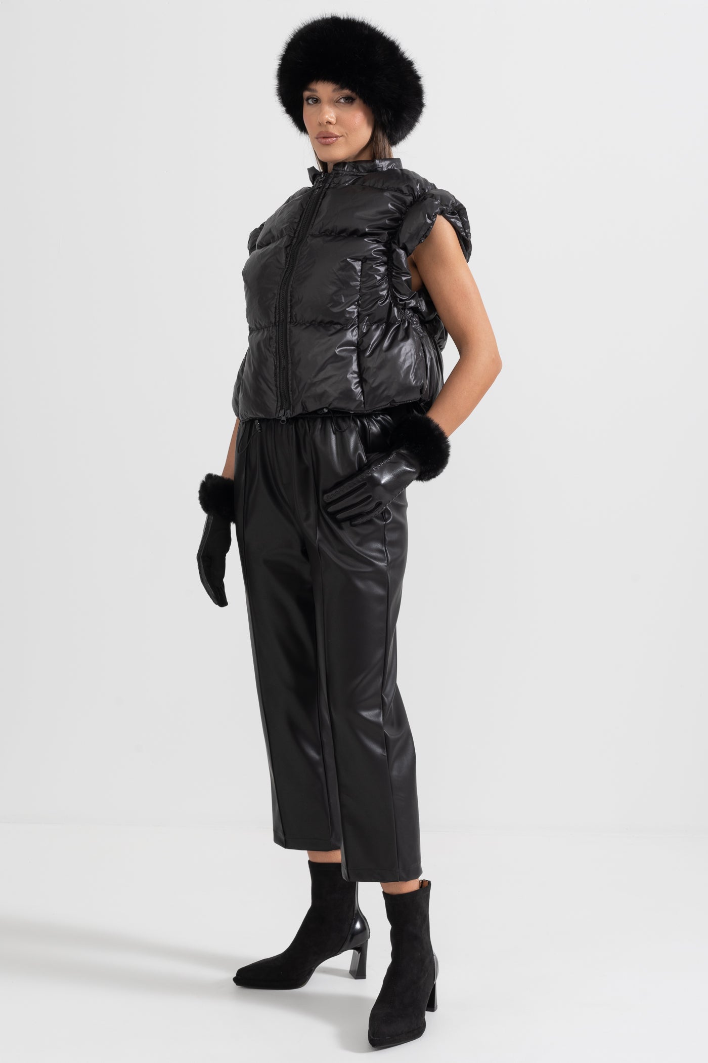 Sleek Puffer Vest - Black