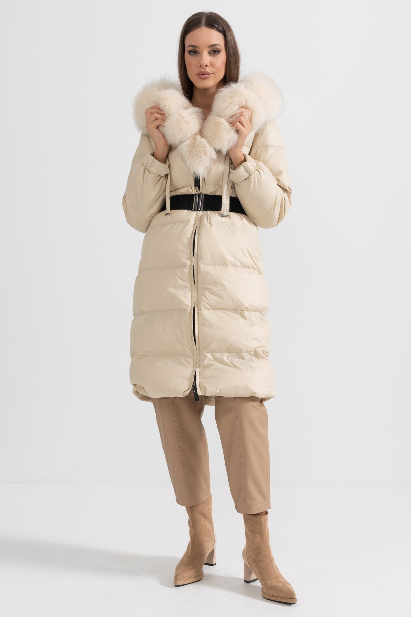 Long Puffer Jacket With White Fox Fur-Lined Hood - Ivoire