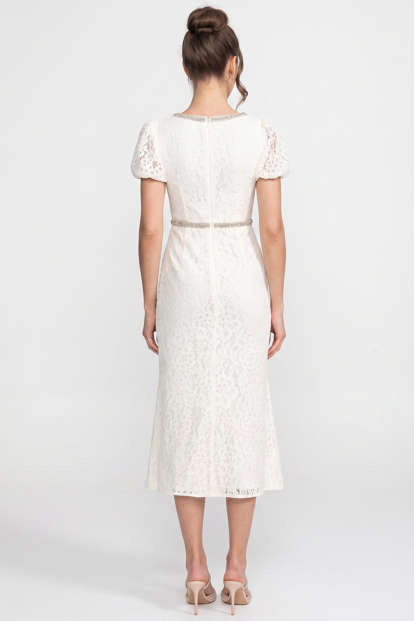 Short Sleeved Lace Dress With Short Puff Sleeves And Scoop Neckline - Ivoire