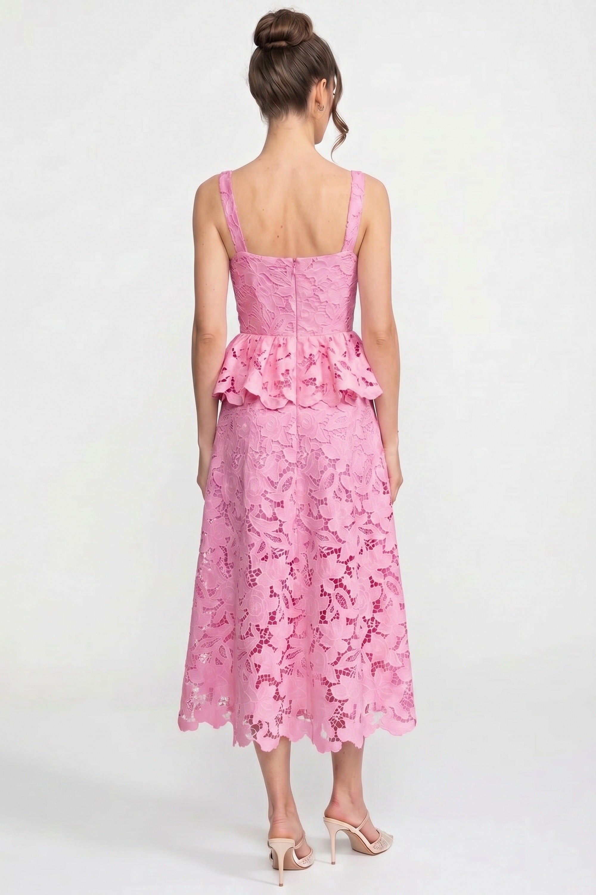 Sleeveless Lace Peplum Dress With Midi Skirt And Golden Buttons - Pink