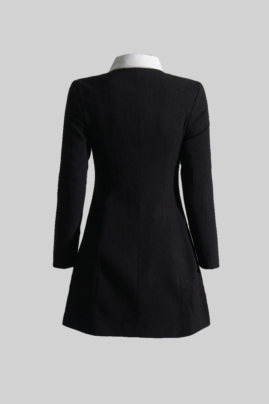 Elegant Buttoned Coat With Contrasting Collar And Pockets - Black