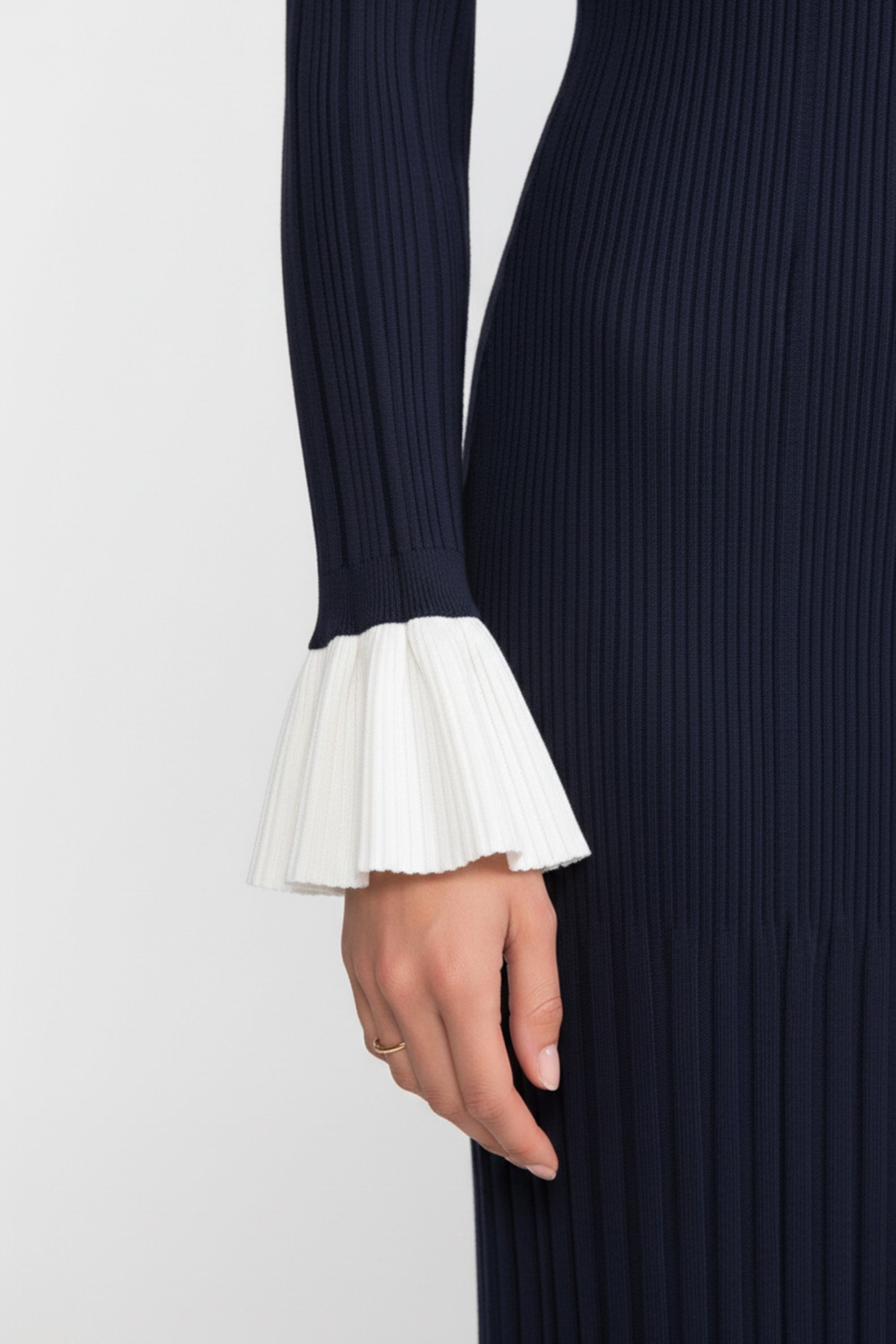 Long-Sleeve Button-Front Pleated Knit Maxi Dress With Contrast Cuffs - Navy