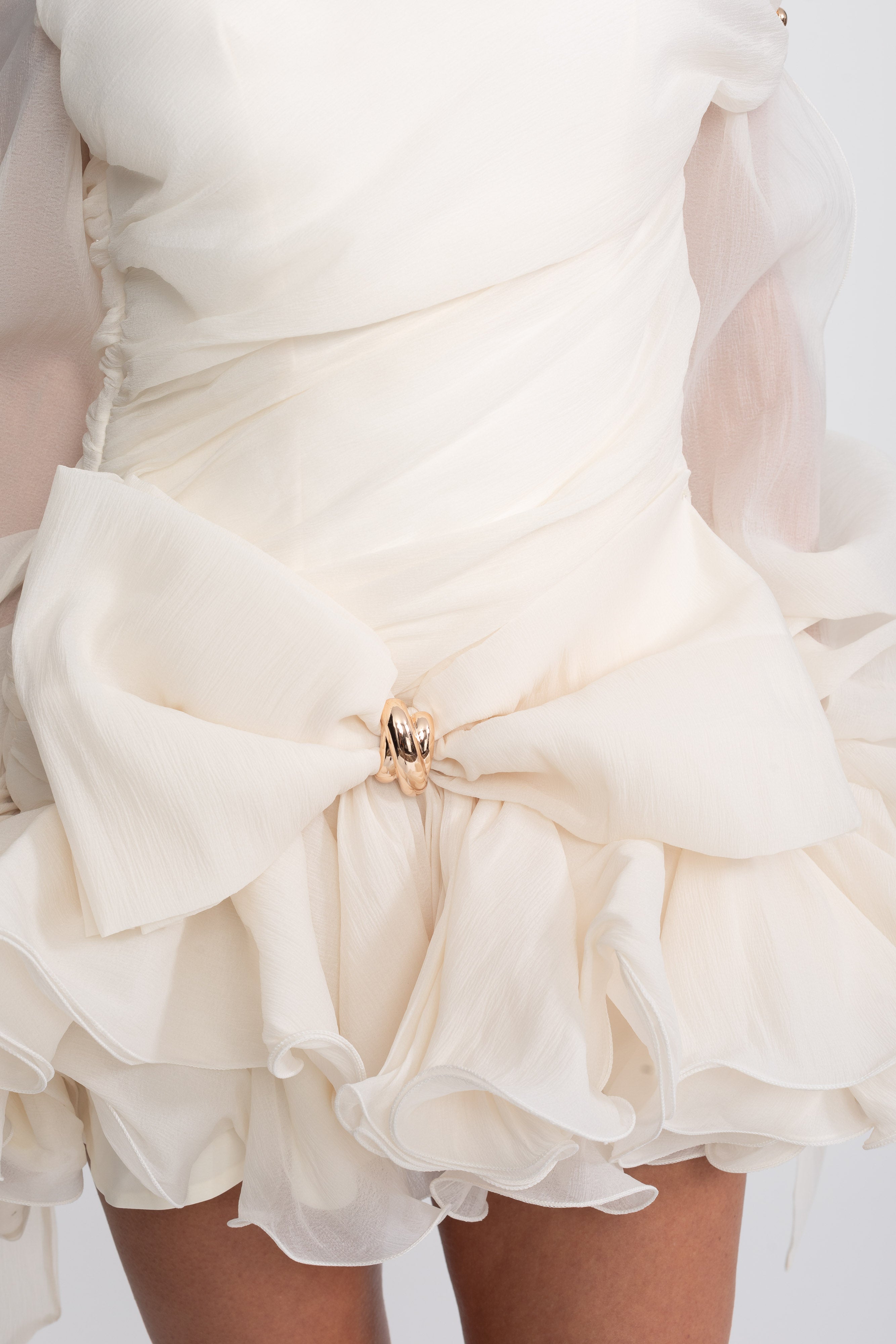 Off-Shoulder Bow Ruffle Mini Dress With Gold Buckle - Ivoire