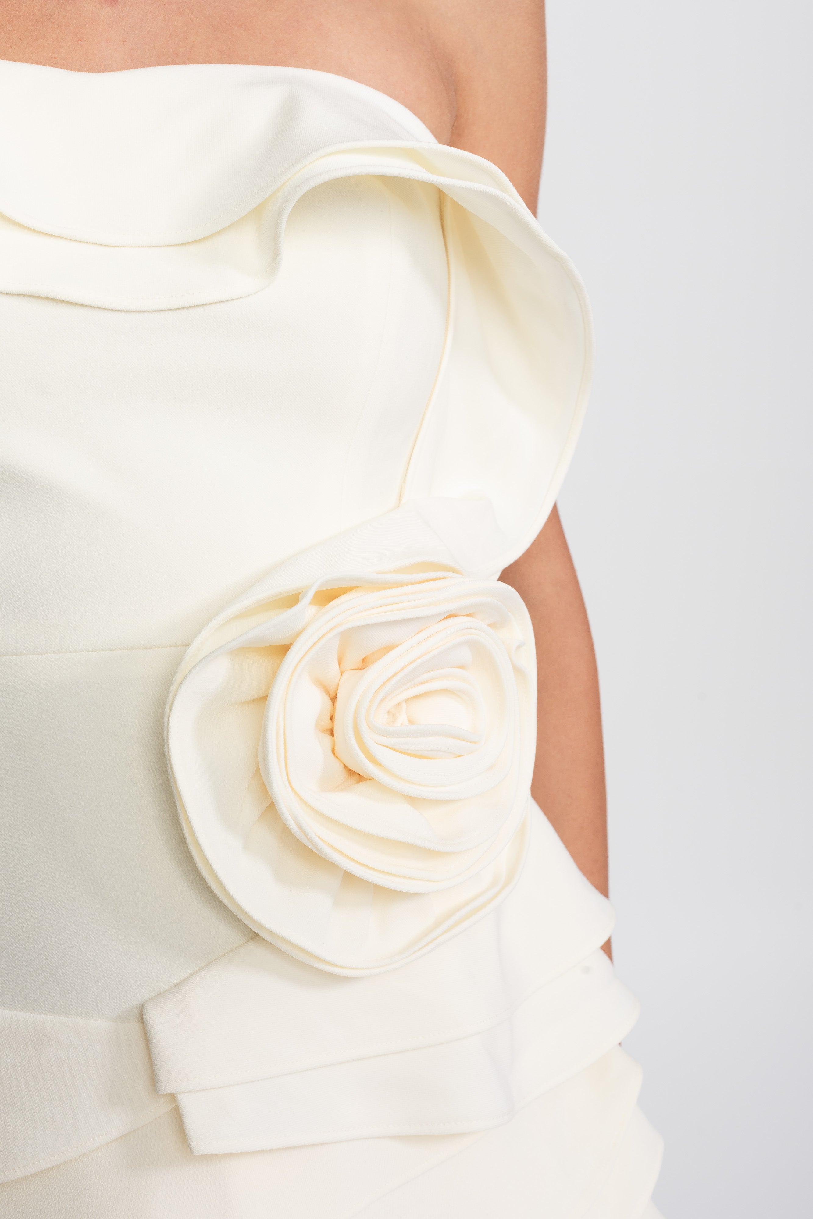 Strapless Rosette Ruffle Mini Dress With Folded Bodice - Ivoire